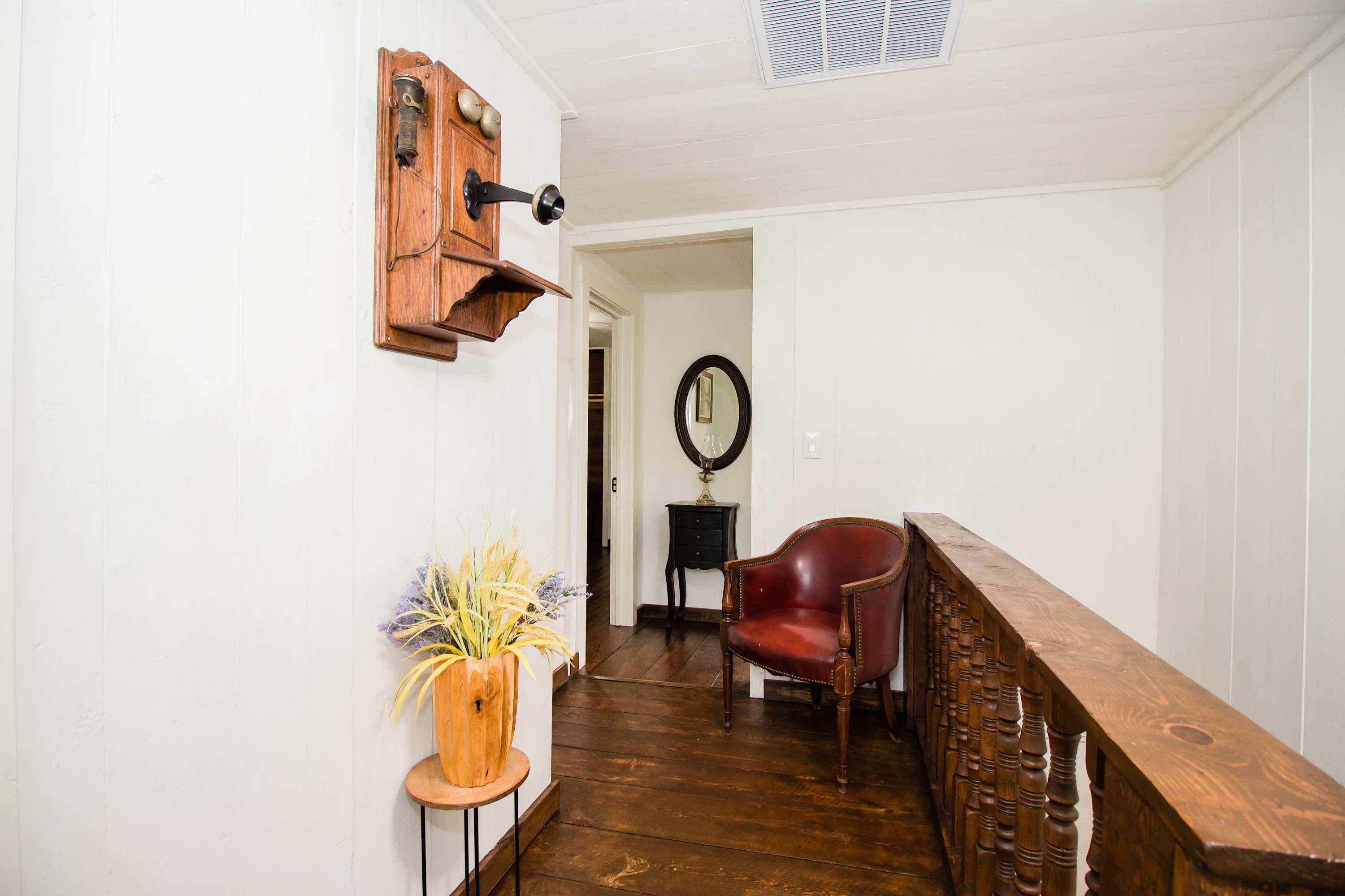 Historic w/ Mountain Views + 10 min to Bryce Resort