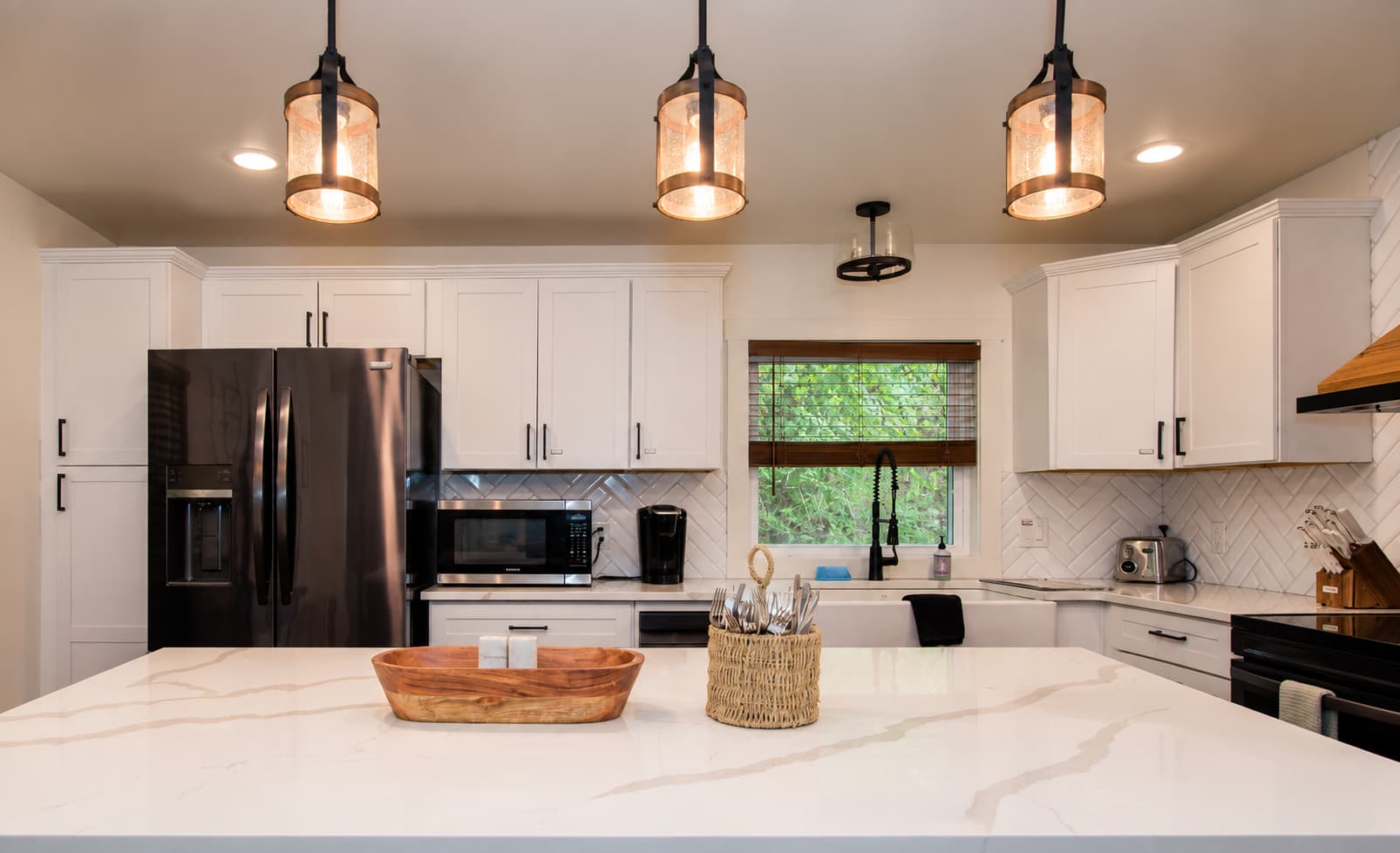 Historic w/ Mountain Views + 10 min to Bryce Resort