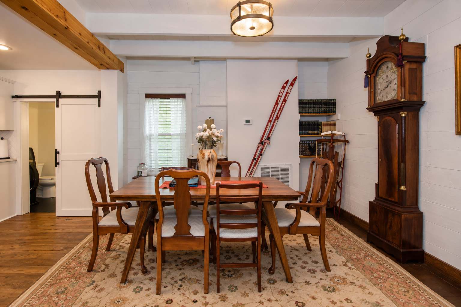 Historic w/ Mountain Views + 10 min to Bryce Resort