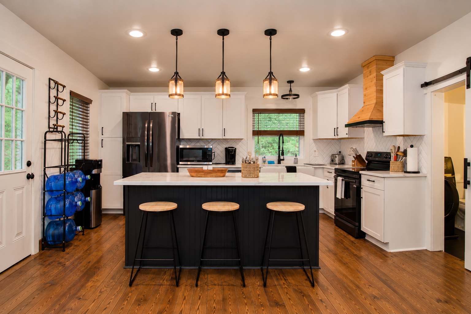 Historic w/ Mountain Views + 10 min to Bryce Resort