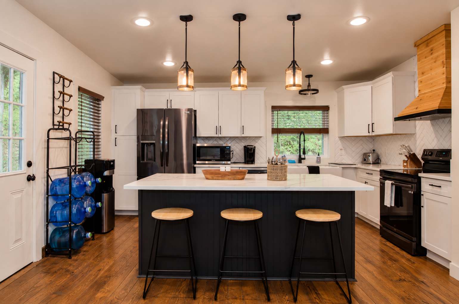 Historic w/ Mountain Views + 10 min to Bryce Resort