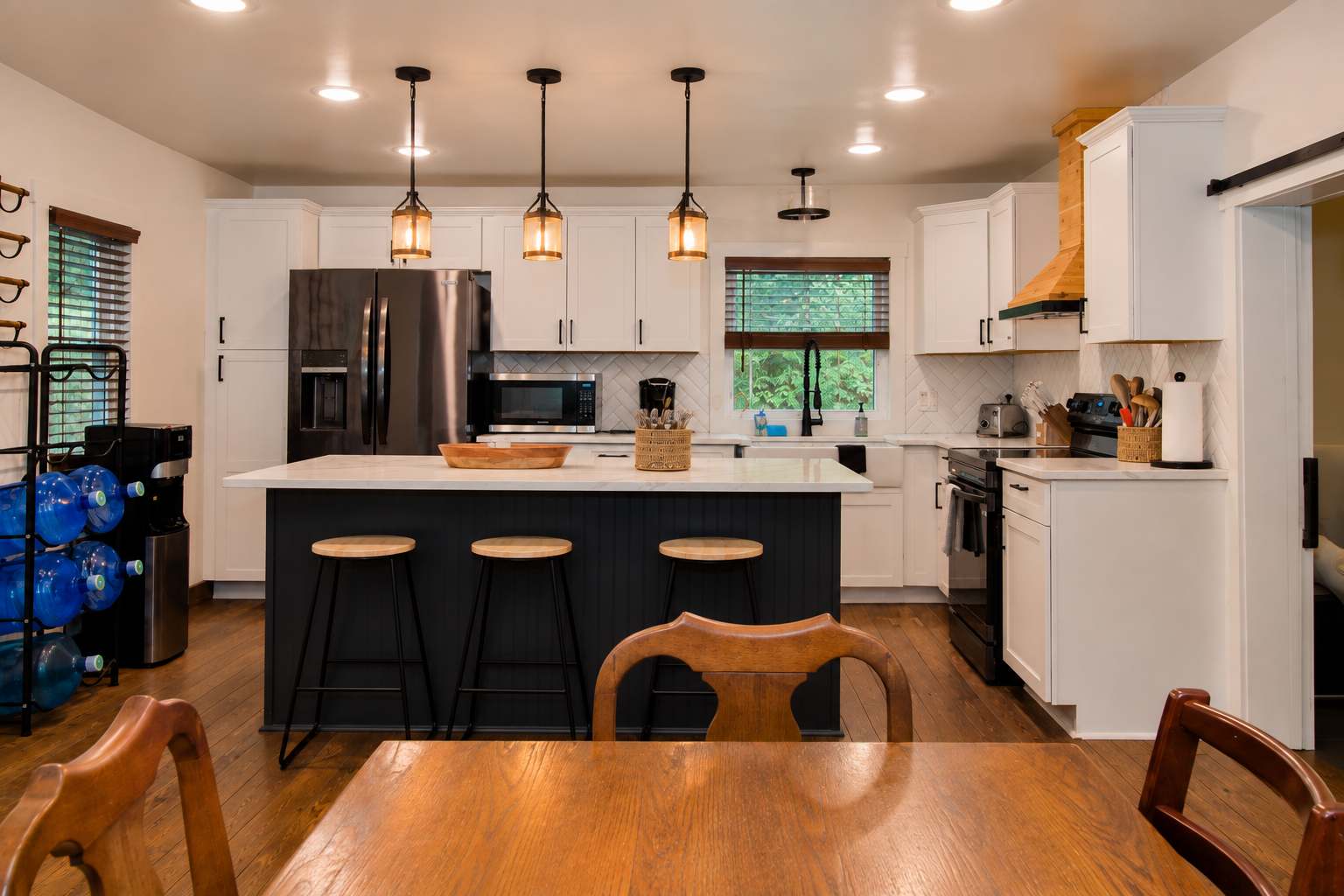 Historic w/ Mountain Views + 10 min to Bryce Resort