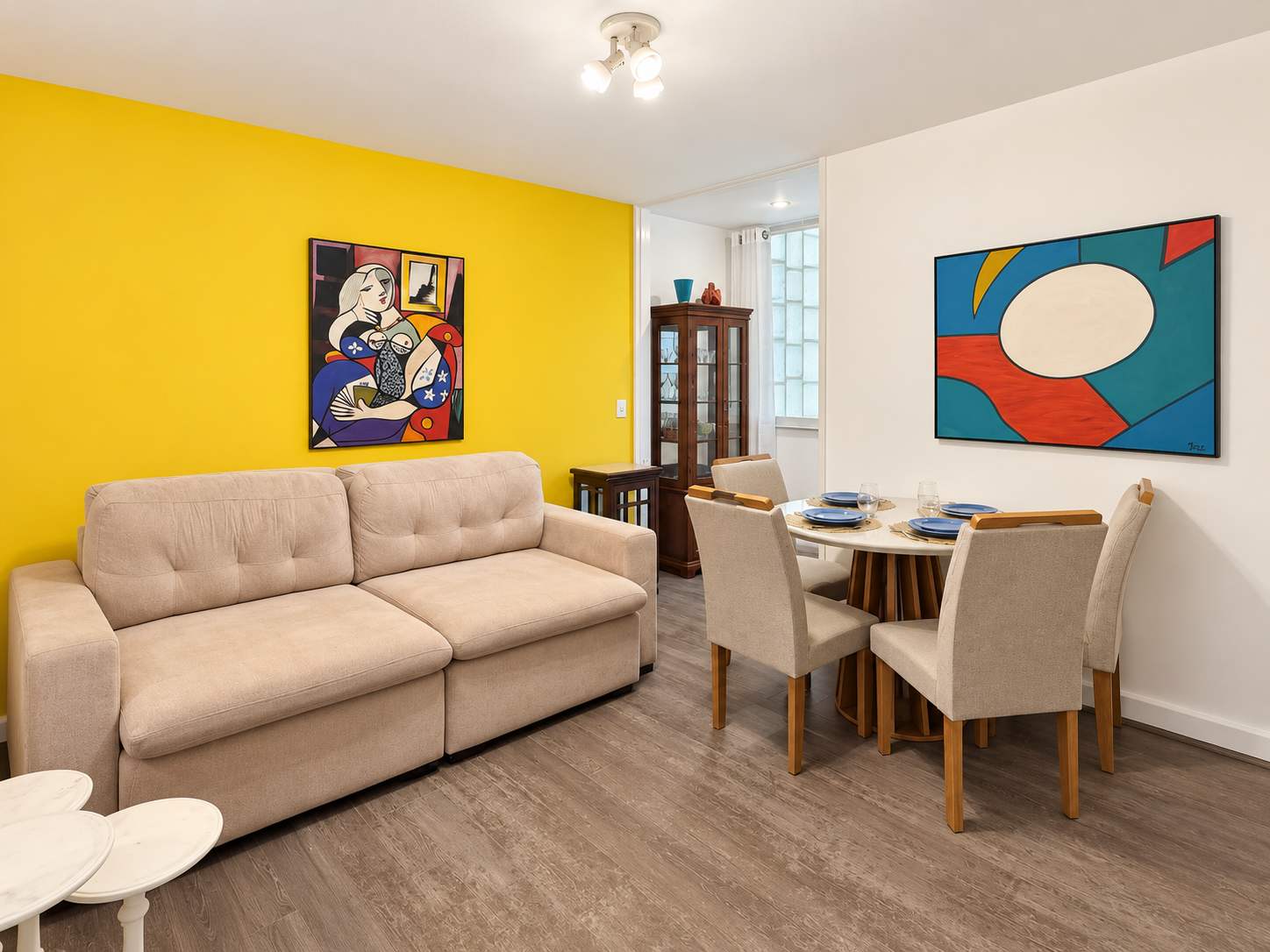 Beach Block Copacabana Apt w/AC & Fast WiFi — Rio de Janeiro, Rio de Janeiro — vacation rental