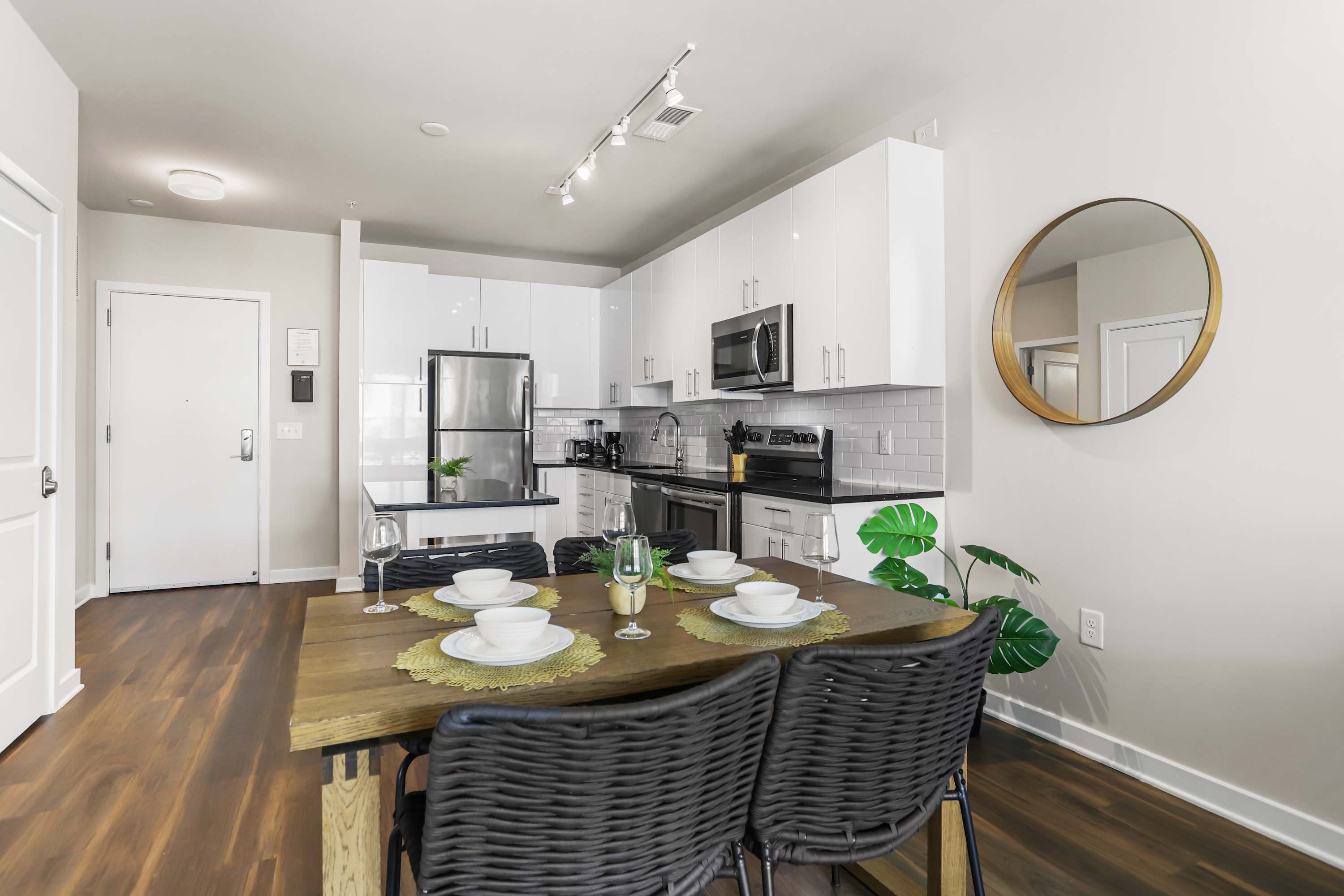 Dazzling 1BR Gem | Gym & Game Room | Near Old Town
