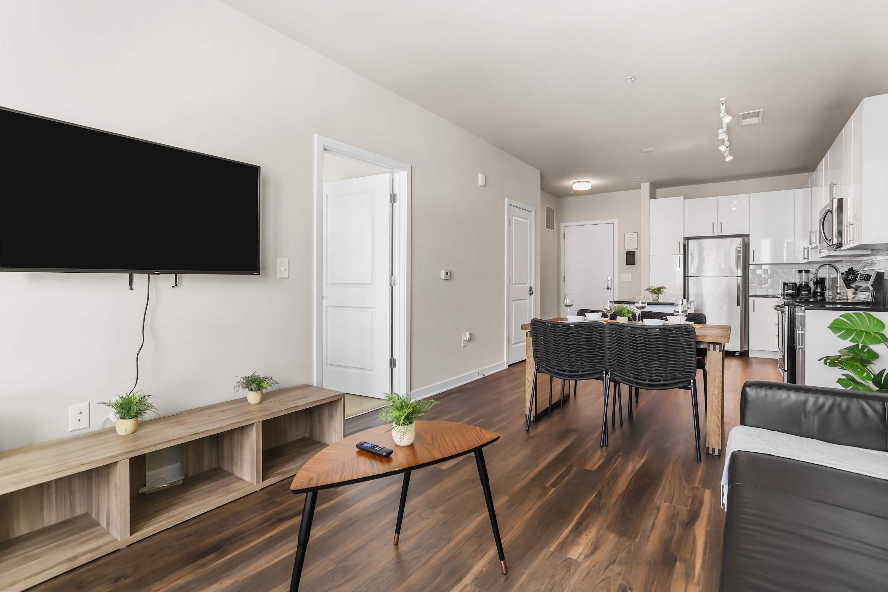 Dazzling 1BR Gem | Gym & Game Room | Near Old Town