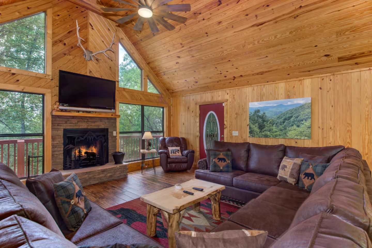 Family Friendly-Game Room-Hot Tub-Fireplace