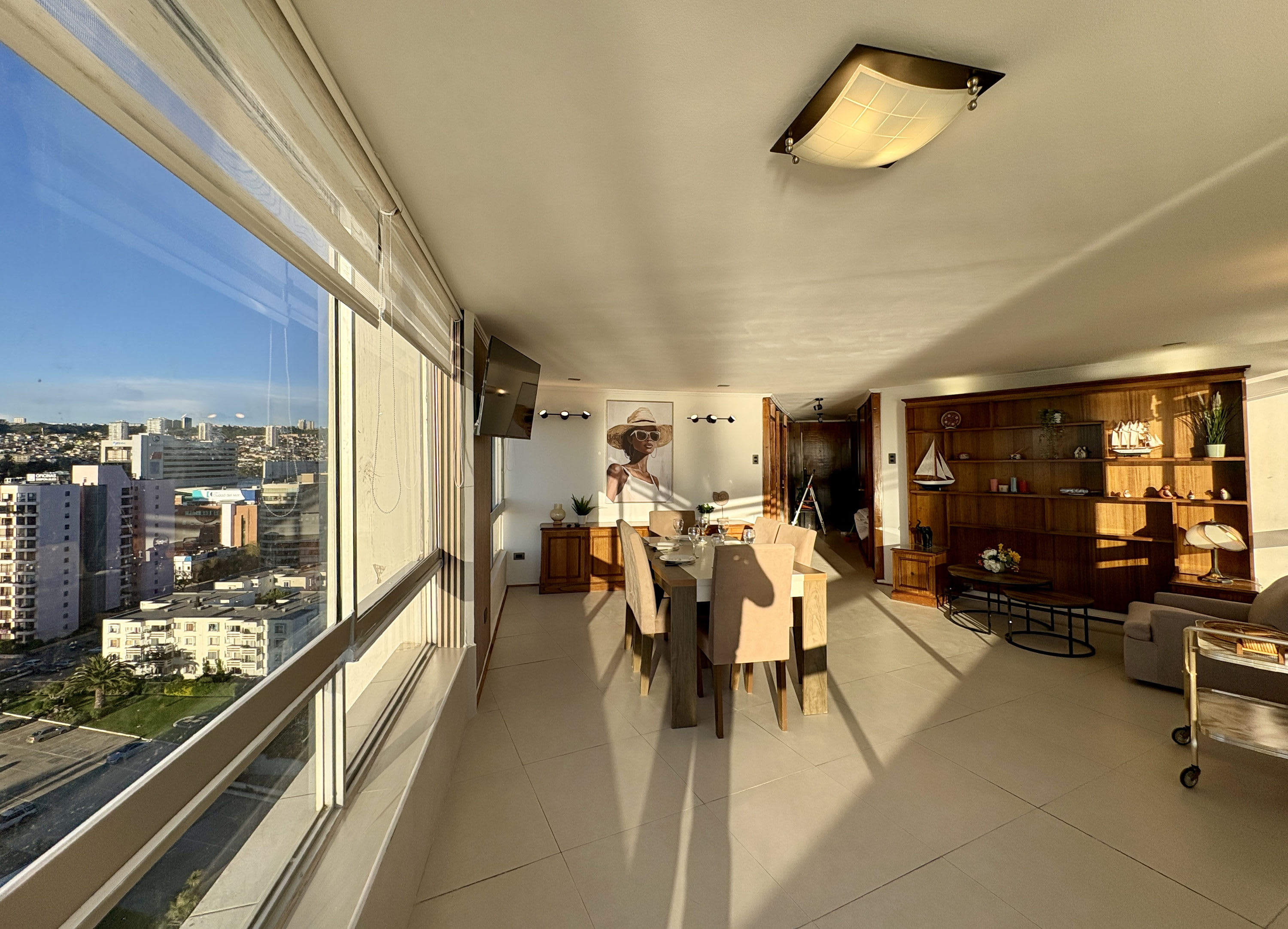 Oceanview Apartment: Remote Work, Rest & Parking