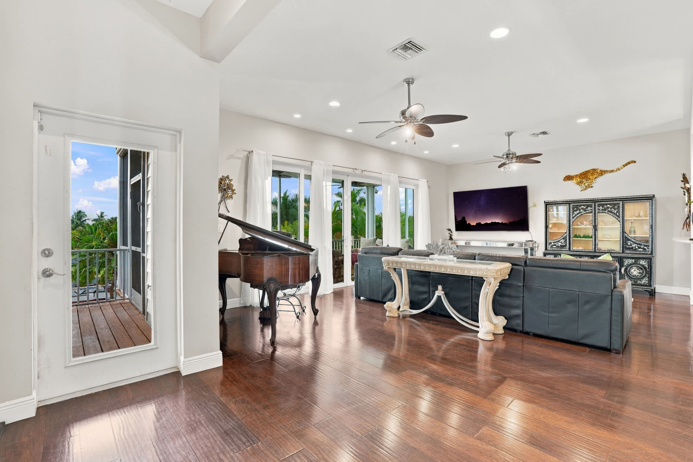 Pet Friendly Canal Retreat Pool Balconies | Photo 11
