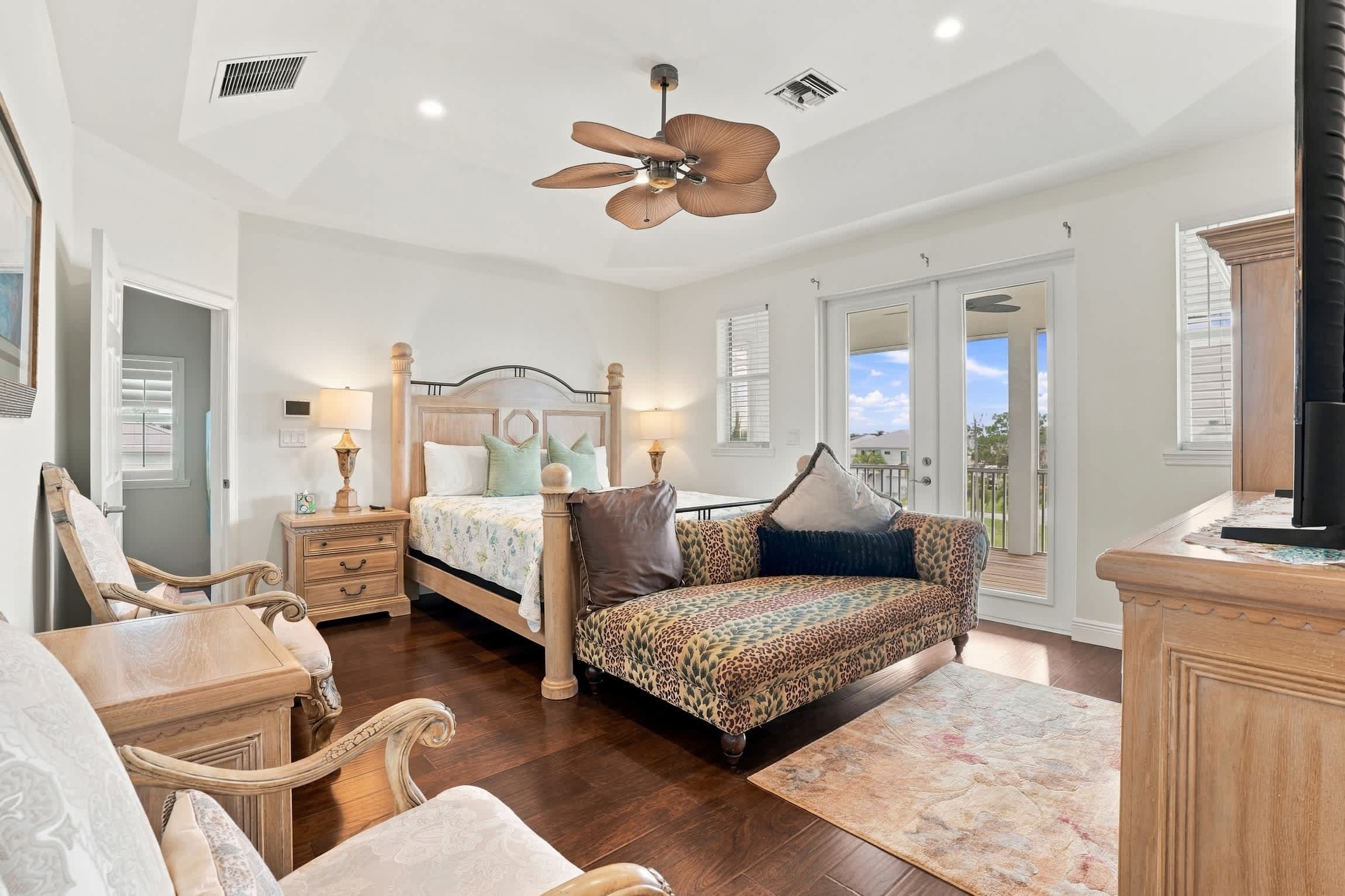Pet Friendly Canal Retreat Pool Balconies | Photo 23