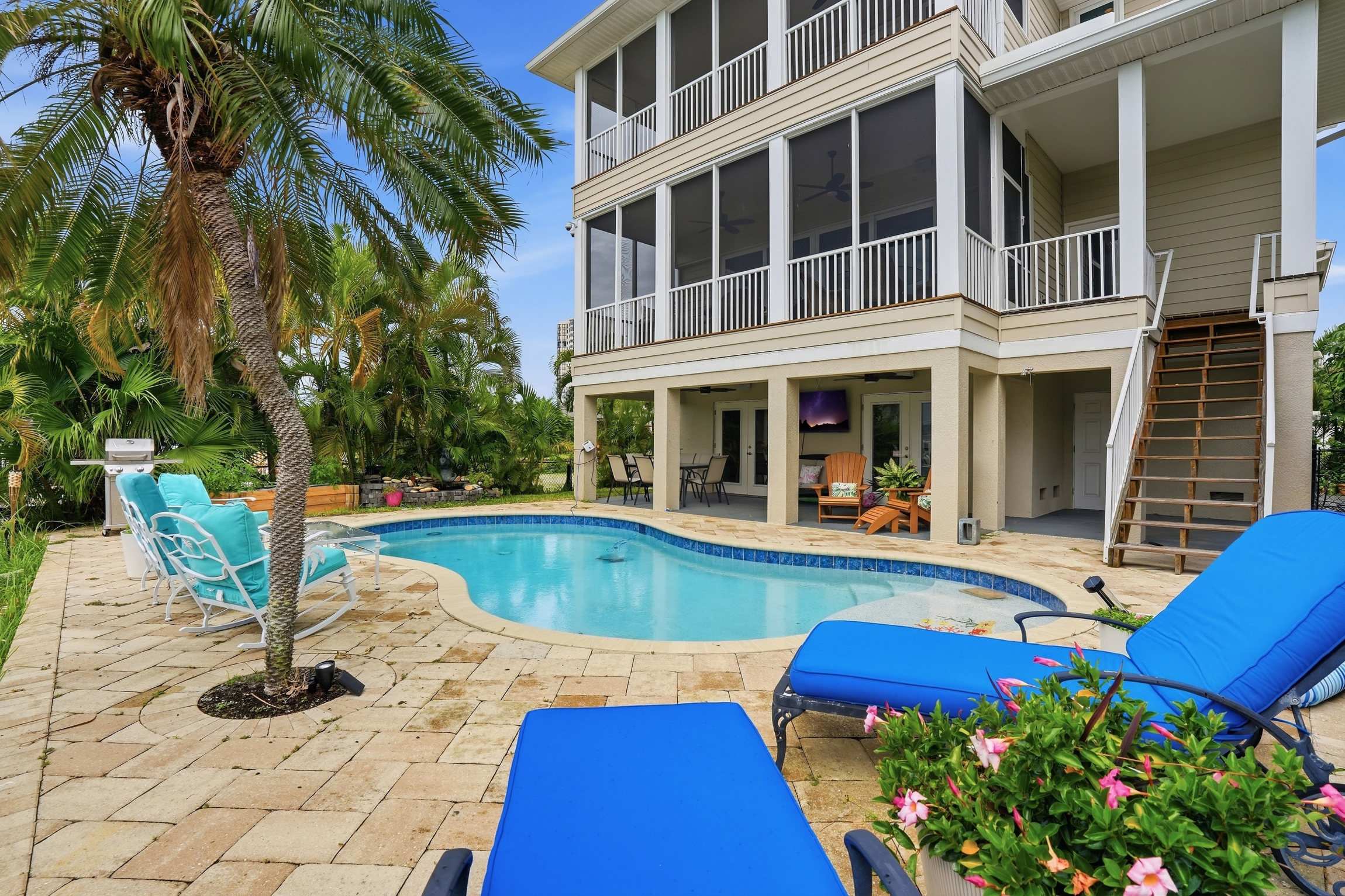 Pet Friendly Canal Retreat Pool Balconies