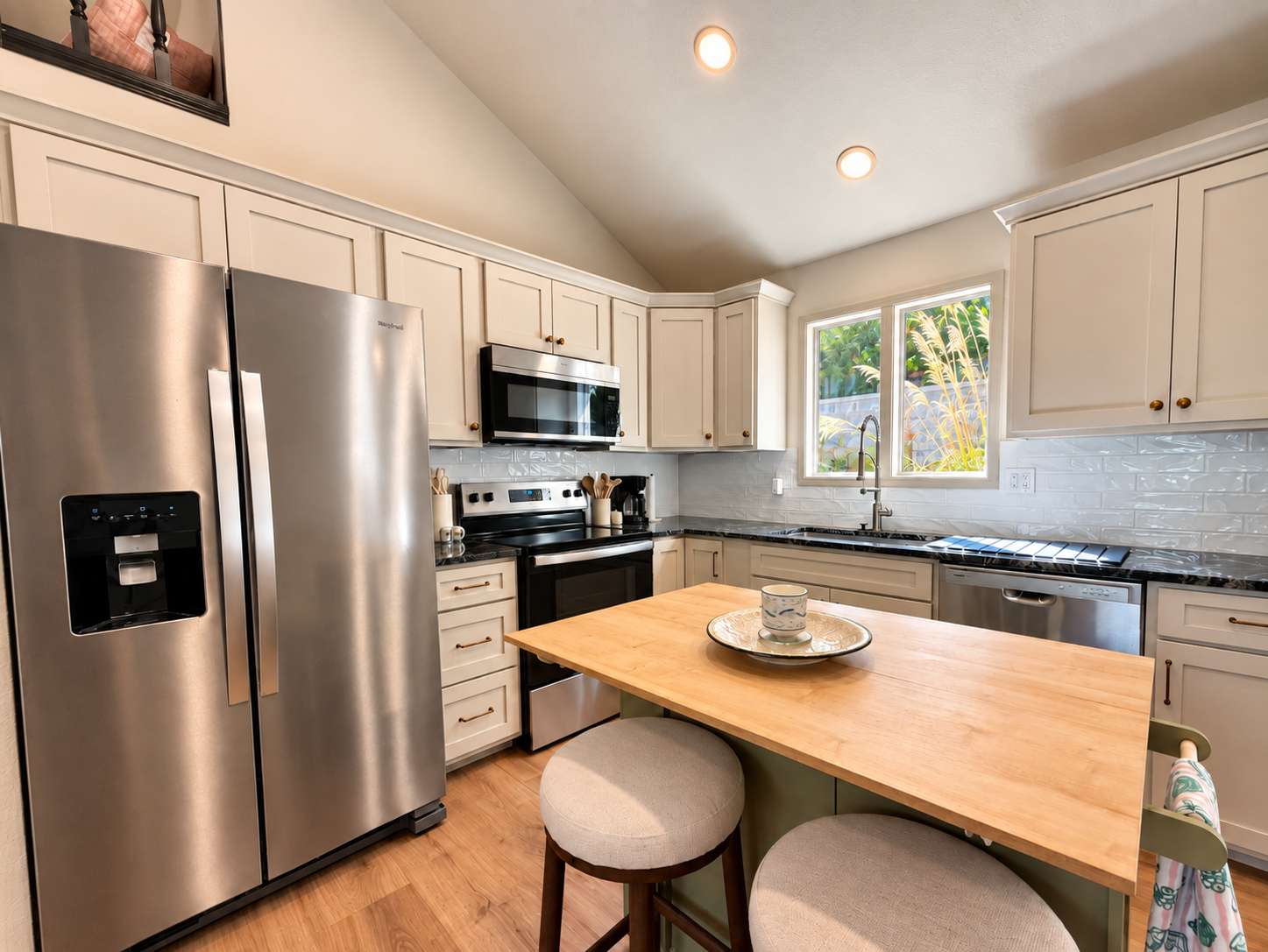 The open kitchen is well equipped for an unforgettable getaway​