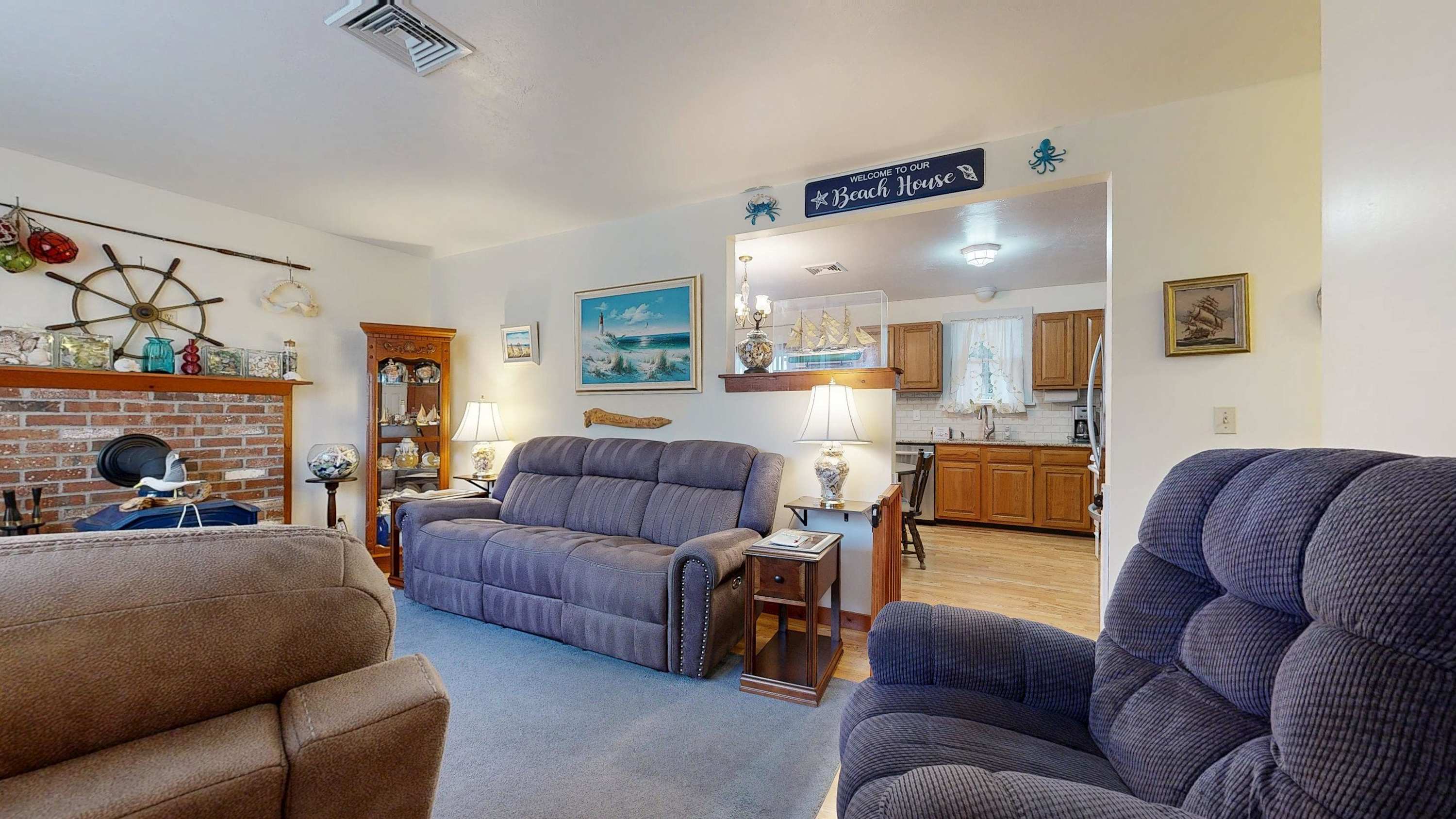 Cape Cod charmer with a large yard, deck, grill, beach gear, & central AC