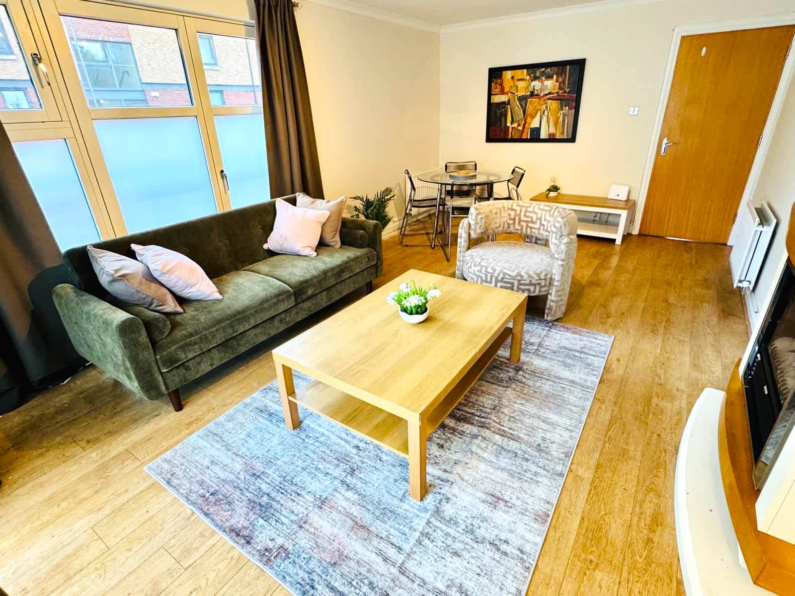 Modern Finnieston 2 Bed Apt, near SEC & OVO, Free Parking