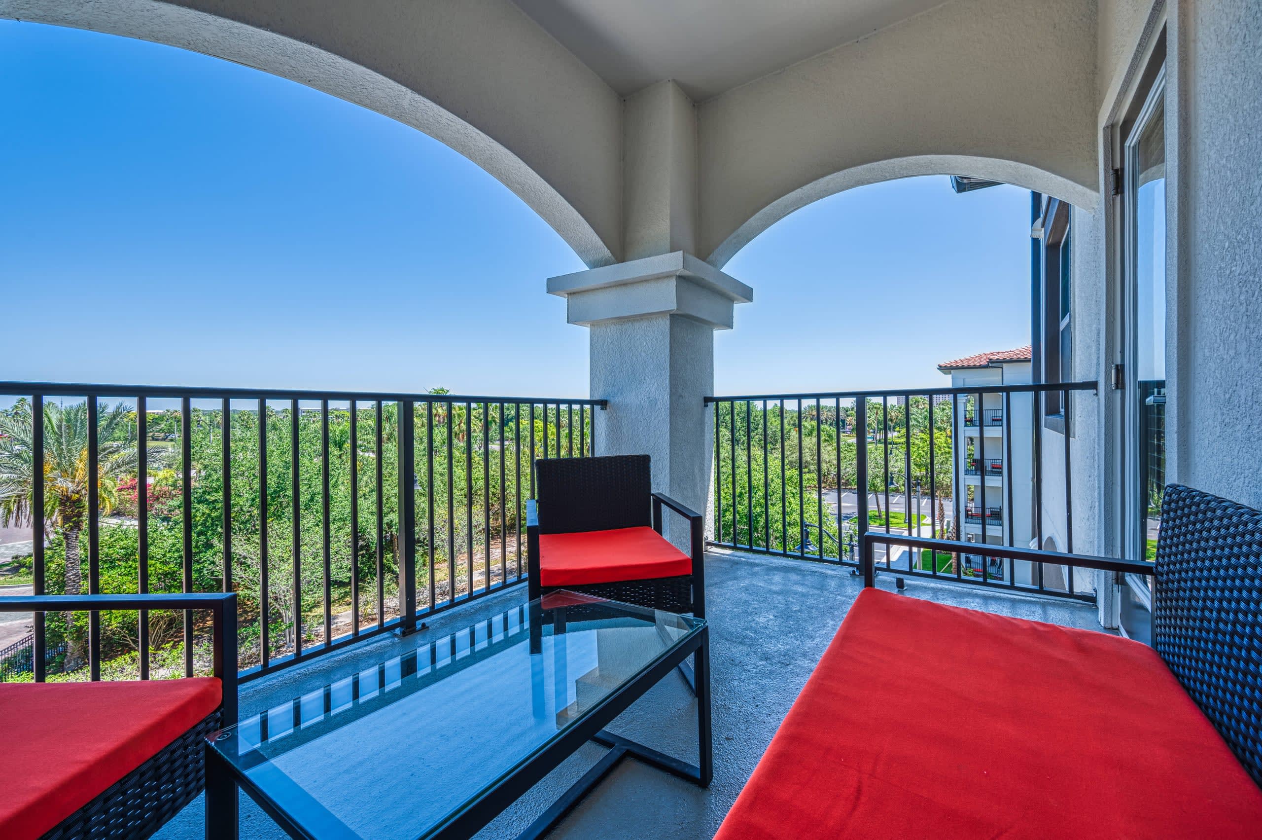 Spacious 3BR, Near Parks and Convention Center