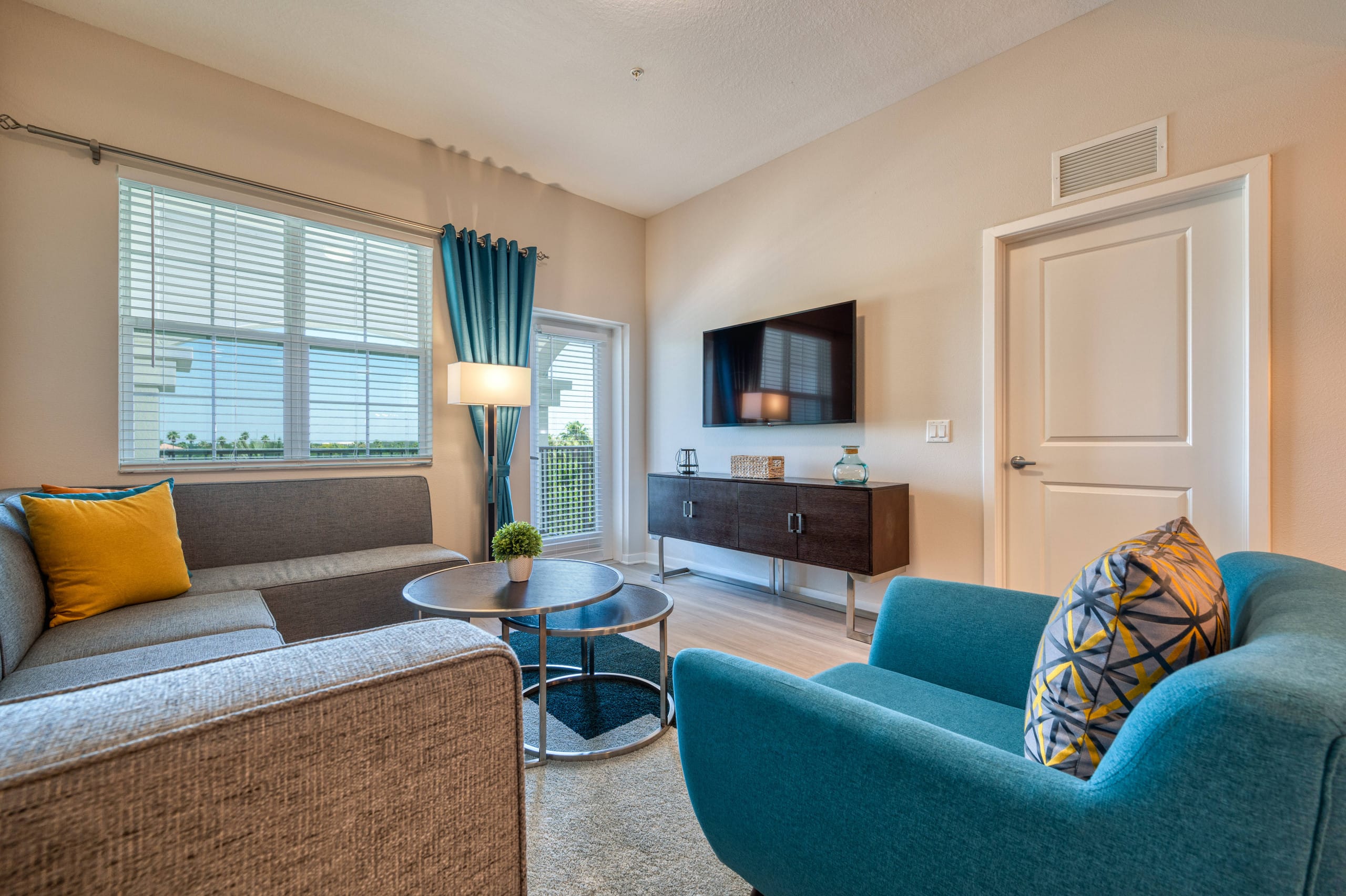Spacious 3BR, Near Parks and Convention Center