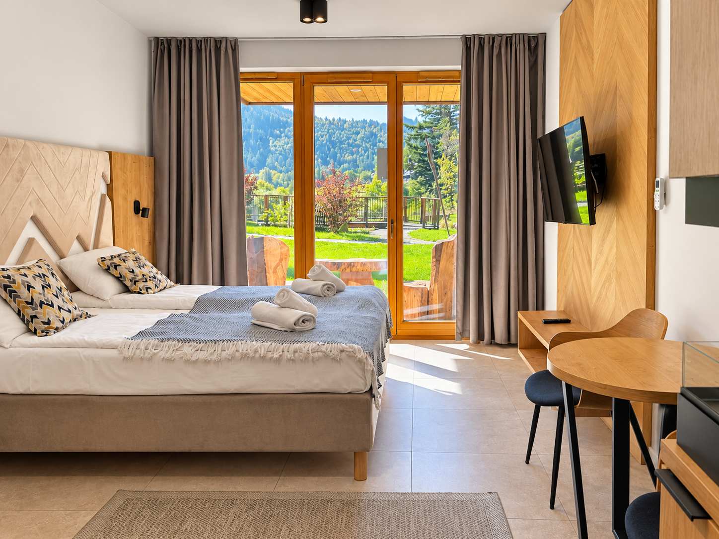 Polana Resort F03 | Fireplace | Mountain View — Kościelisko, Lesser Poland — vacation rental