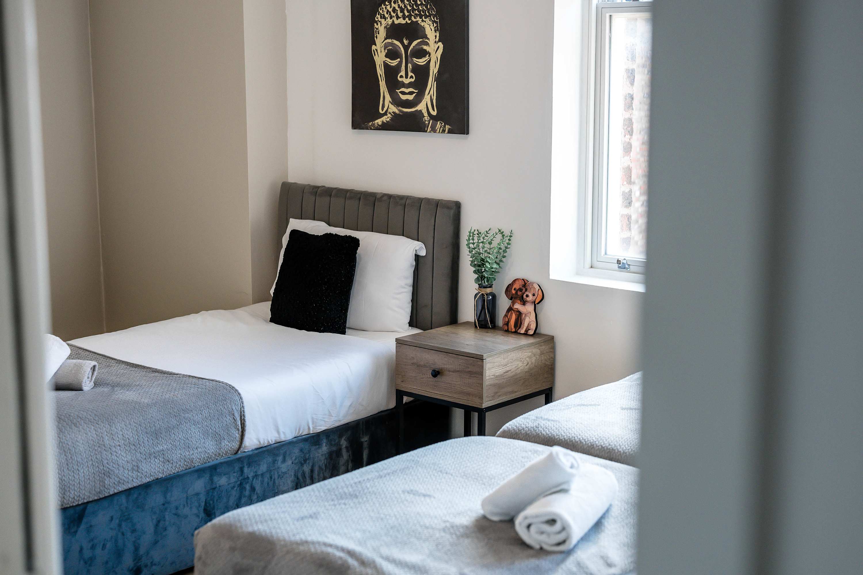 Stylish 2BR Liverpool City Centre apartment in Berry Street L1 4JF - Property image 8 - VivreStays