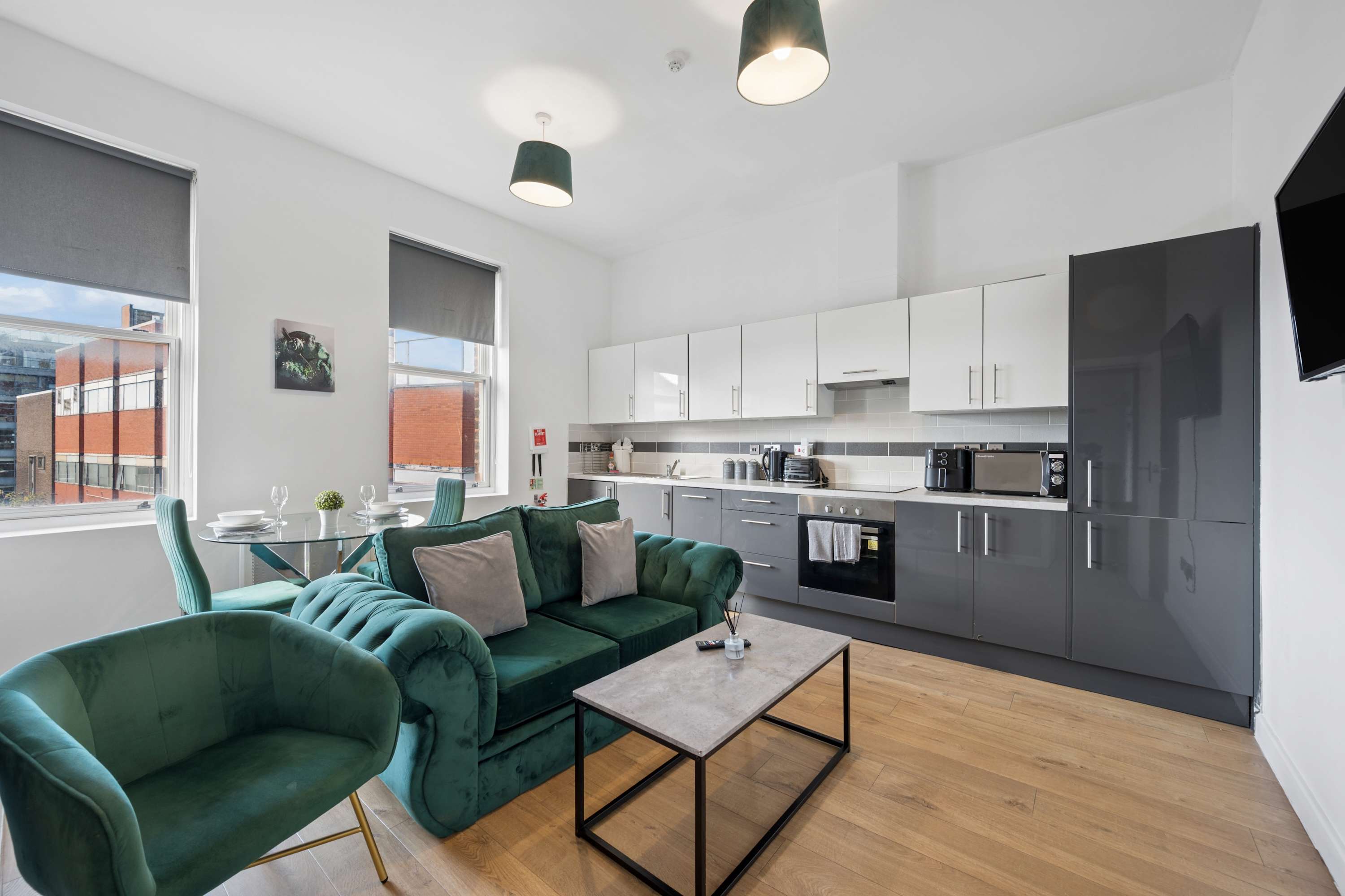 Stylish 2BR Liverpool City Centre apartment in Berry Street L1 4JF - Property image 3 - VivreStays
