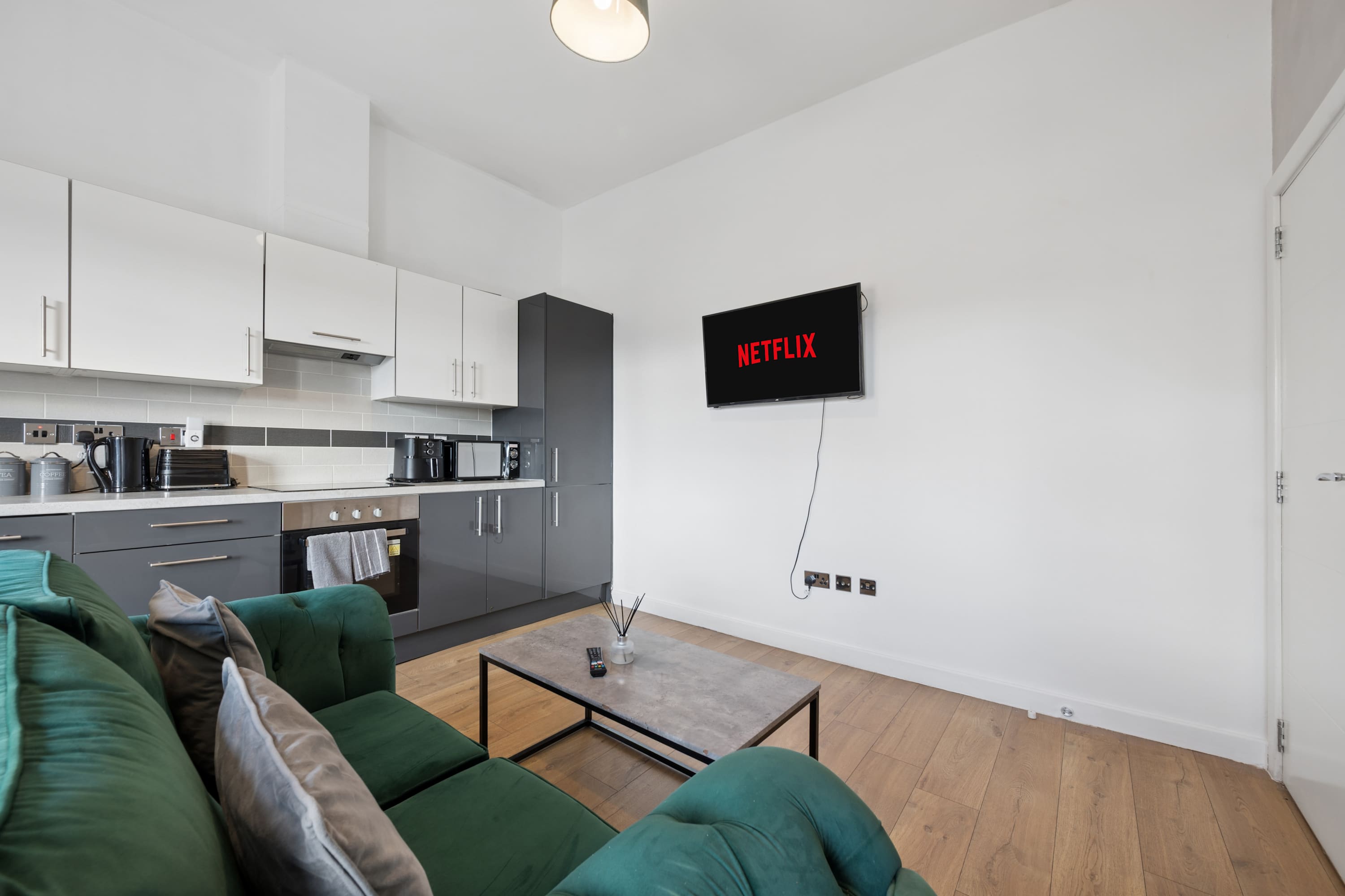 Stylish 2BR Liverpool City Centre apartment in Berry Street L1 4JF - Property image 29 - VivreStays