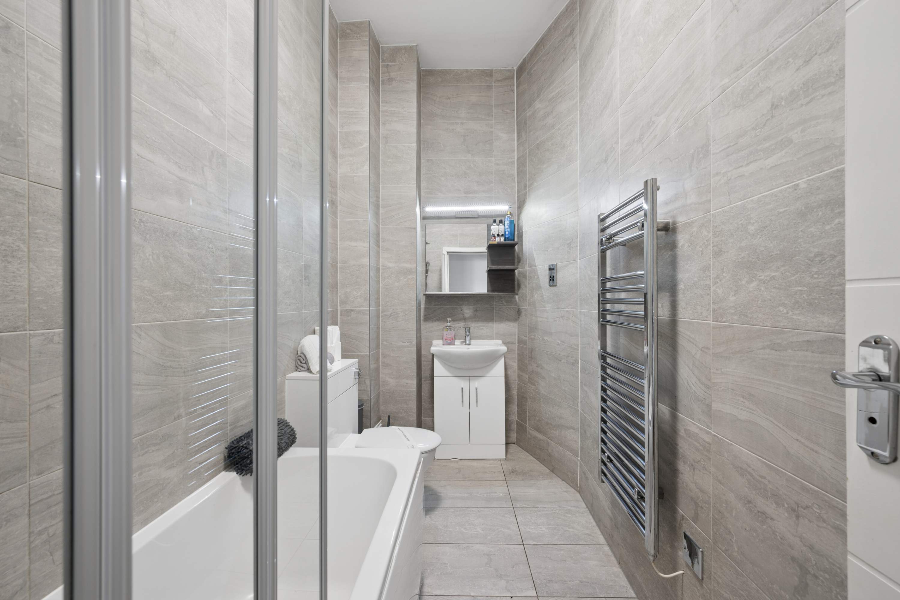 Stylish 2BR Liverpool City Centre apartment in Berry Street L1 4JF - Property image 31 - VivreStays