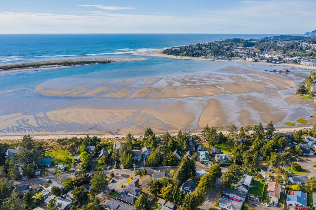Dog-Friendly Bayfront Escape w/ hot tub, decks & beach access