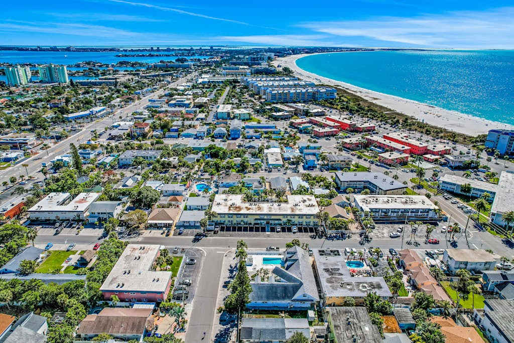 Quiet Waves 20 Condo with Pool Steps to Dining Shopping and St Pete Beach