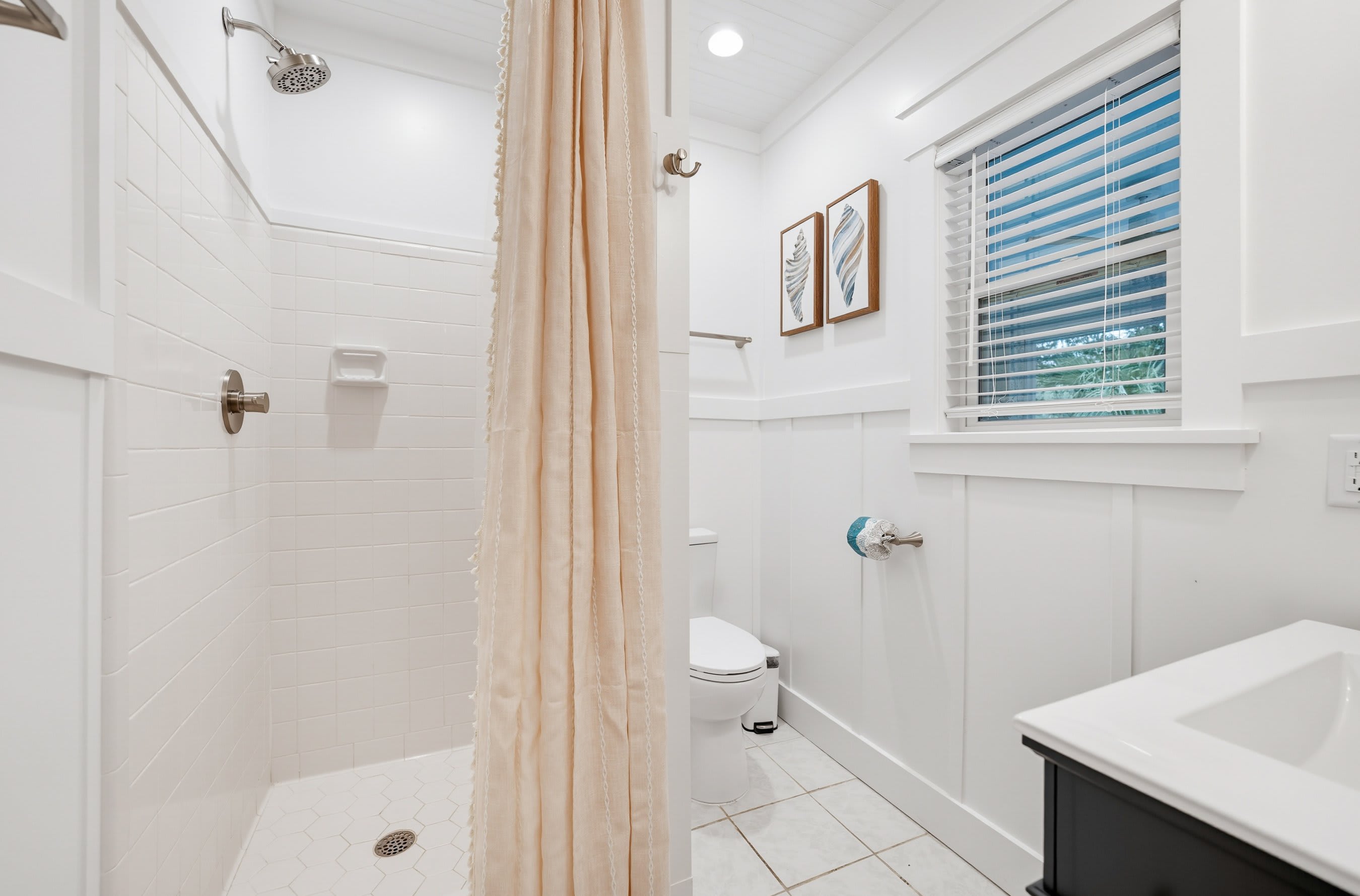 Full En Suite Bathroom
