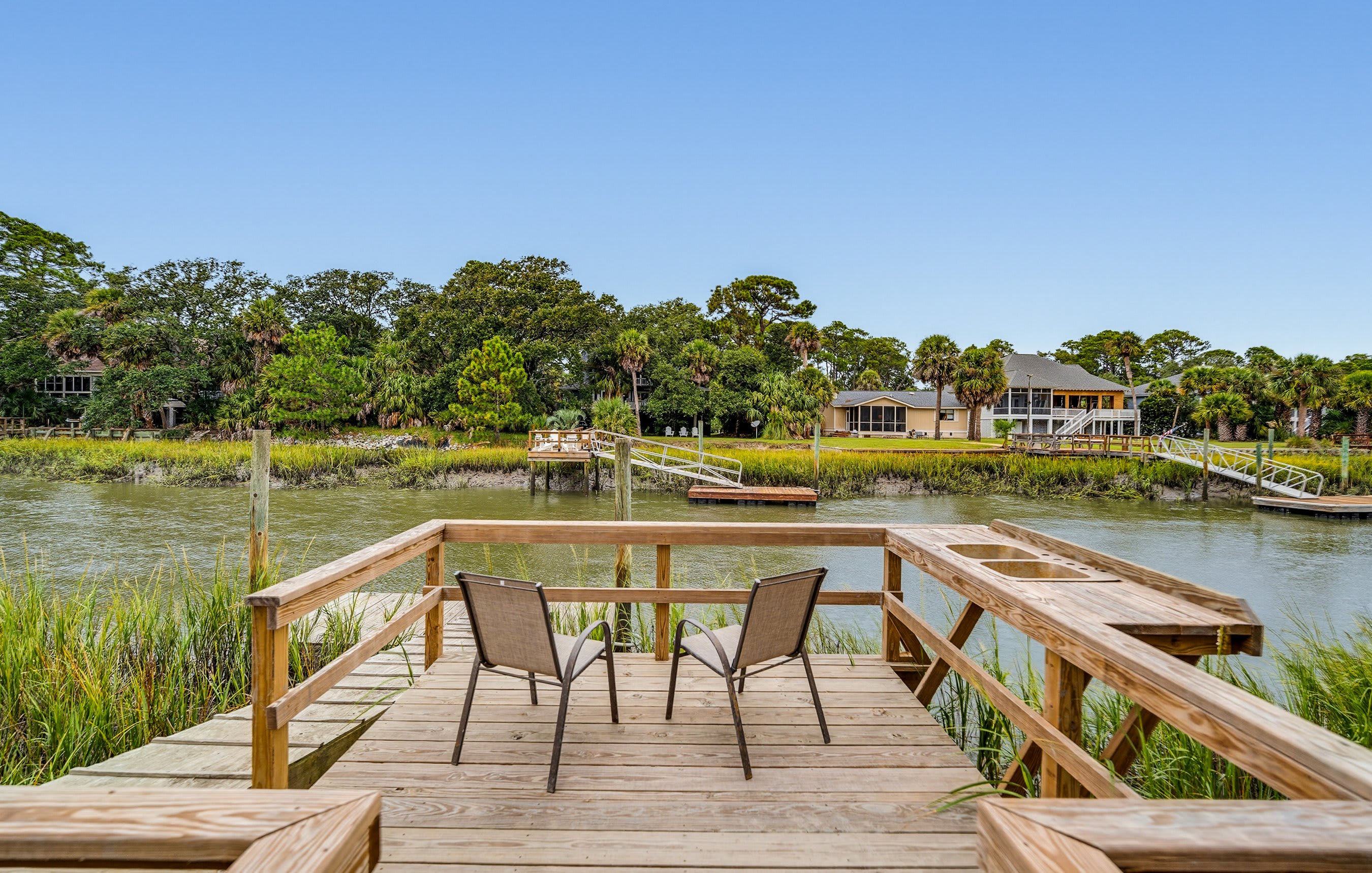 371 Tarpon Blvd