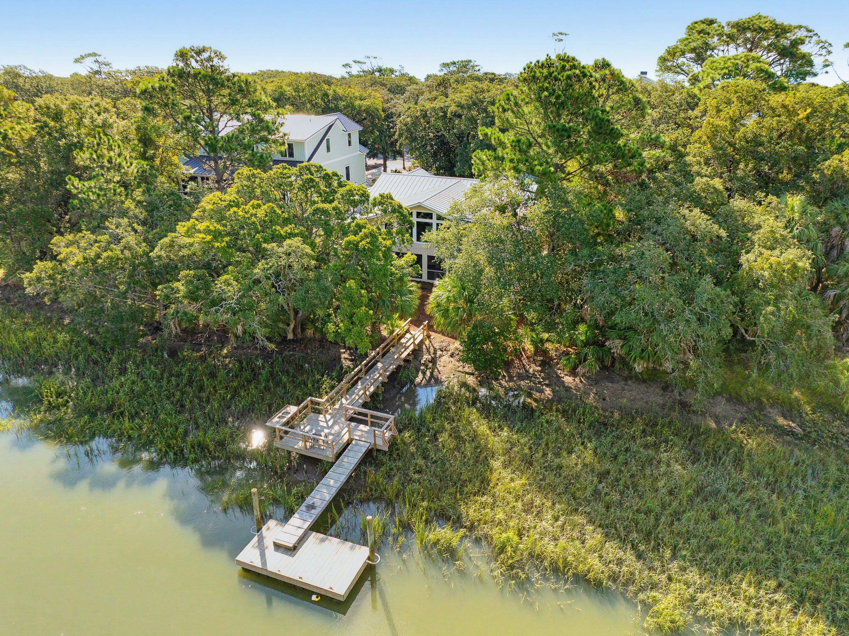 371 Tarpon Blvd 2