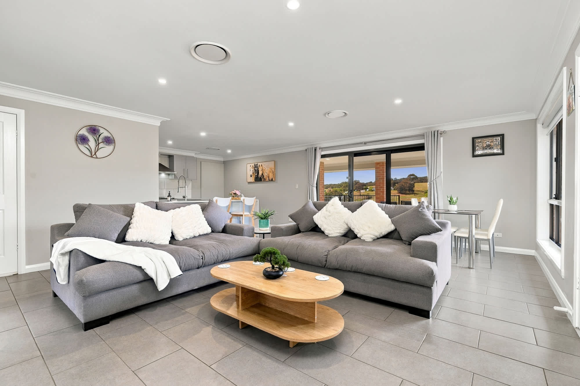 Ned Kelly's Hideaway 2 - Sleeps 4, Amazing Views