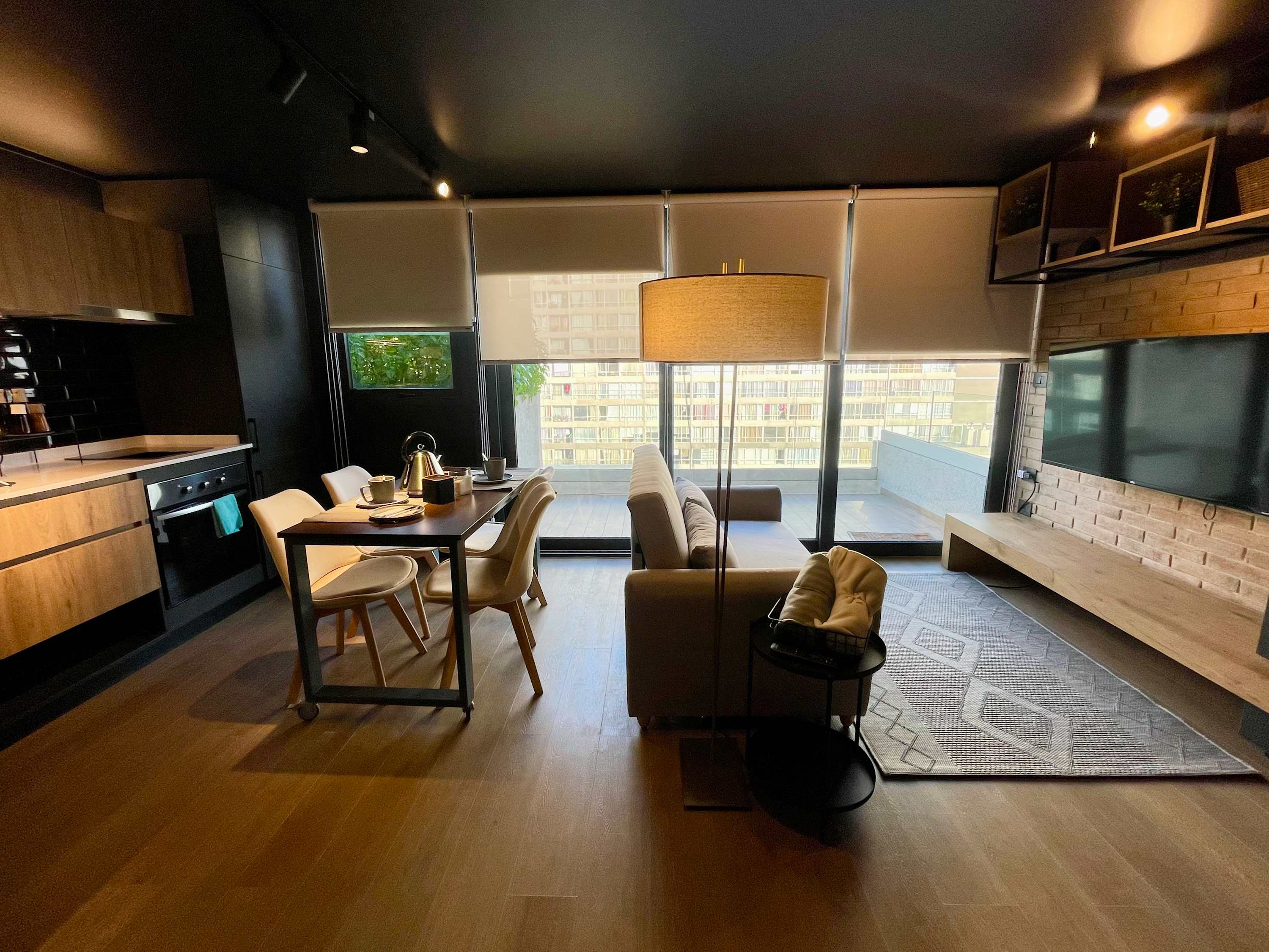 Modern Studio - City Views, Fast Wifi & Terrace