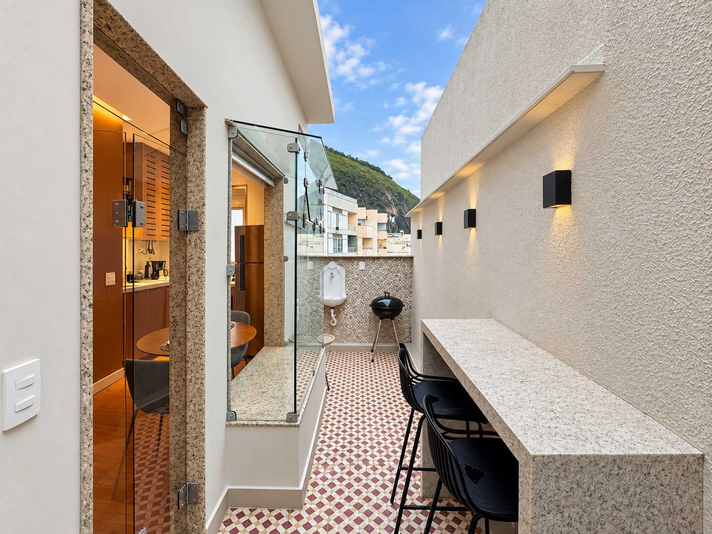 Copacabana Penthouse w/Sauna & Balcony — Rio de Janeiro, Rio de Janeiro — vacation rental