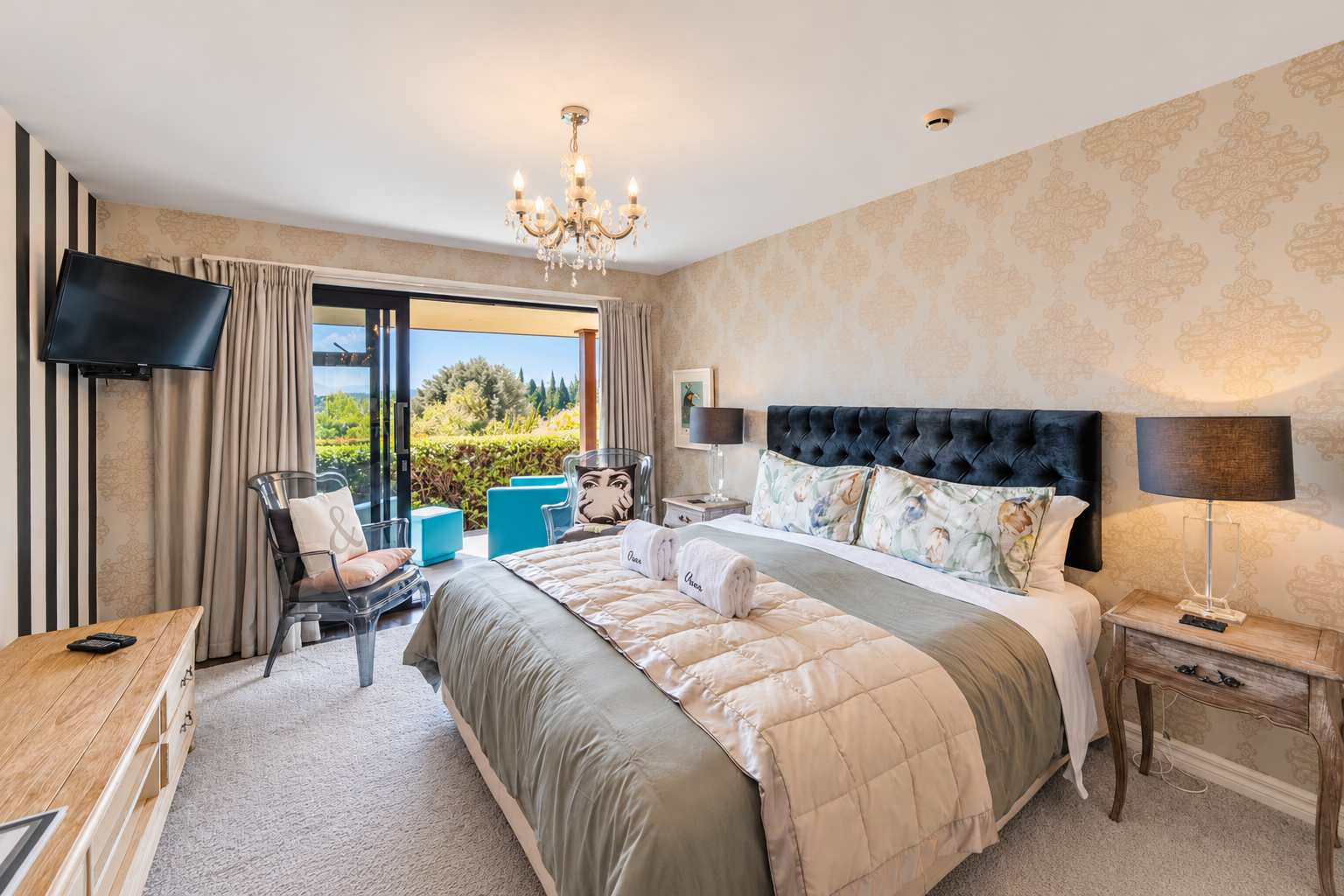Ohau | Tekapo Room with Views | Near Lake + Church