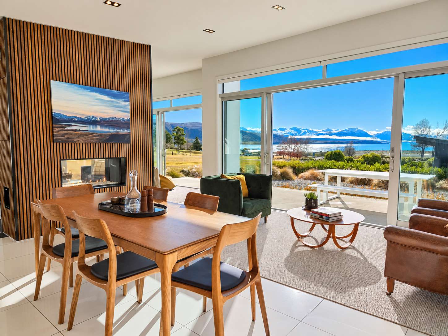 Infinity LakeView | Kitchen + Parking | Sleeps 6