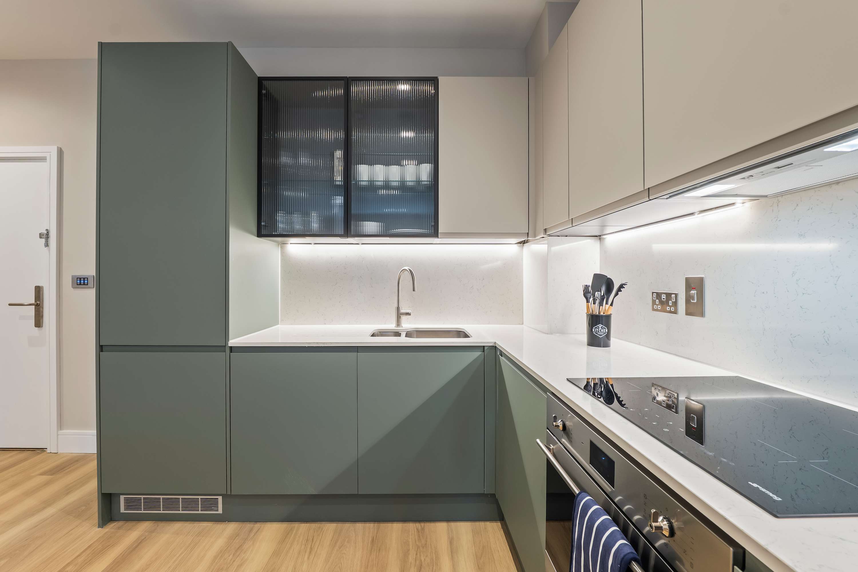 Gym | Coworking | City Centre 2BR | StayCozy