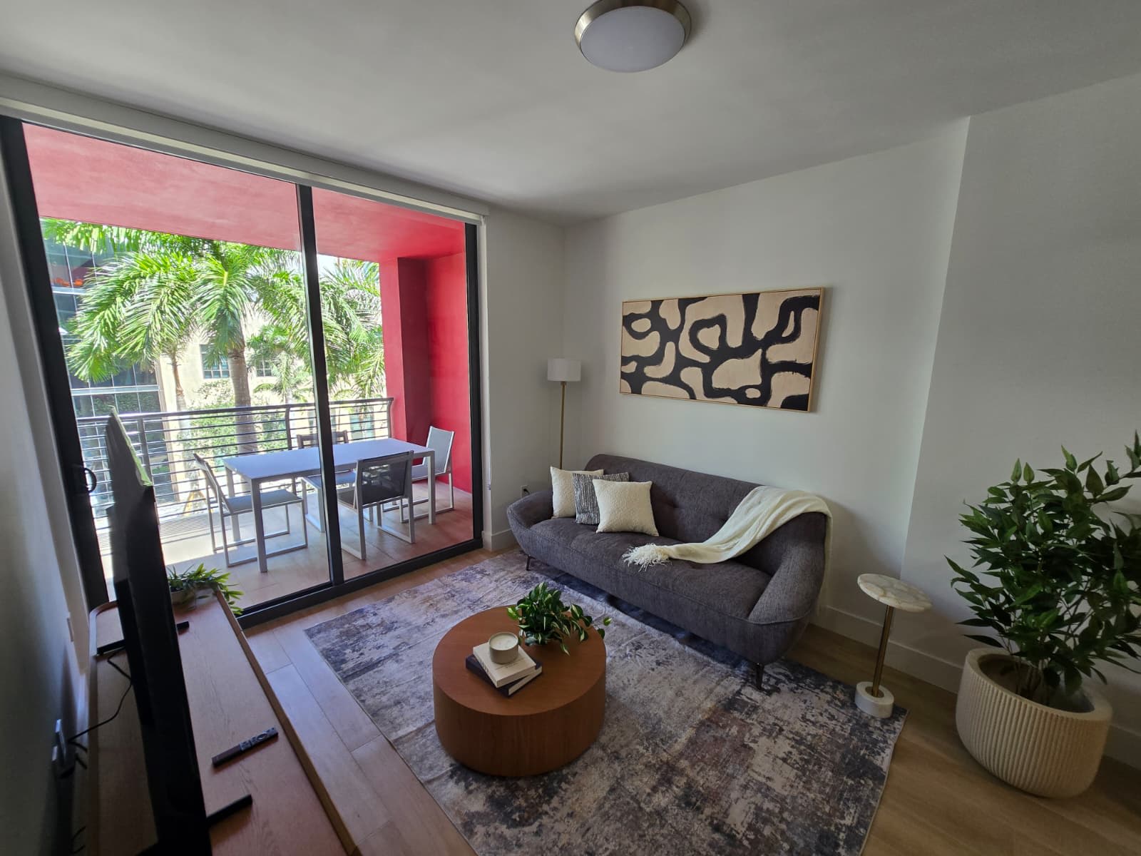 Sleek Midtown 1BR+Den Flat | Pool | Near Wynwood