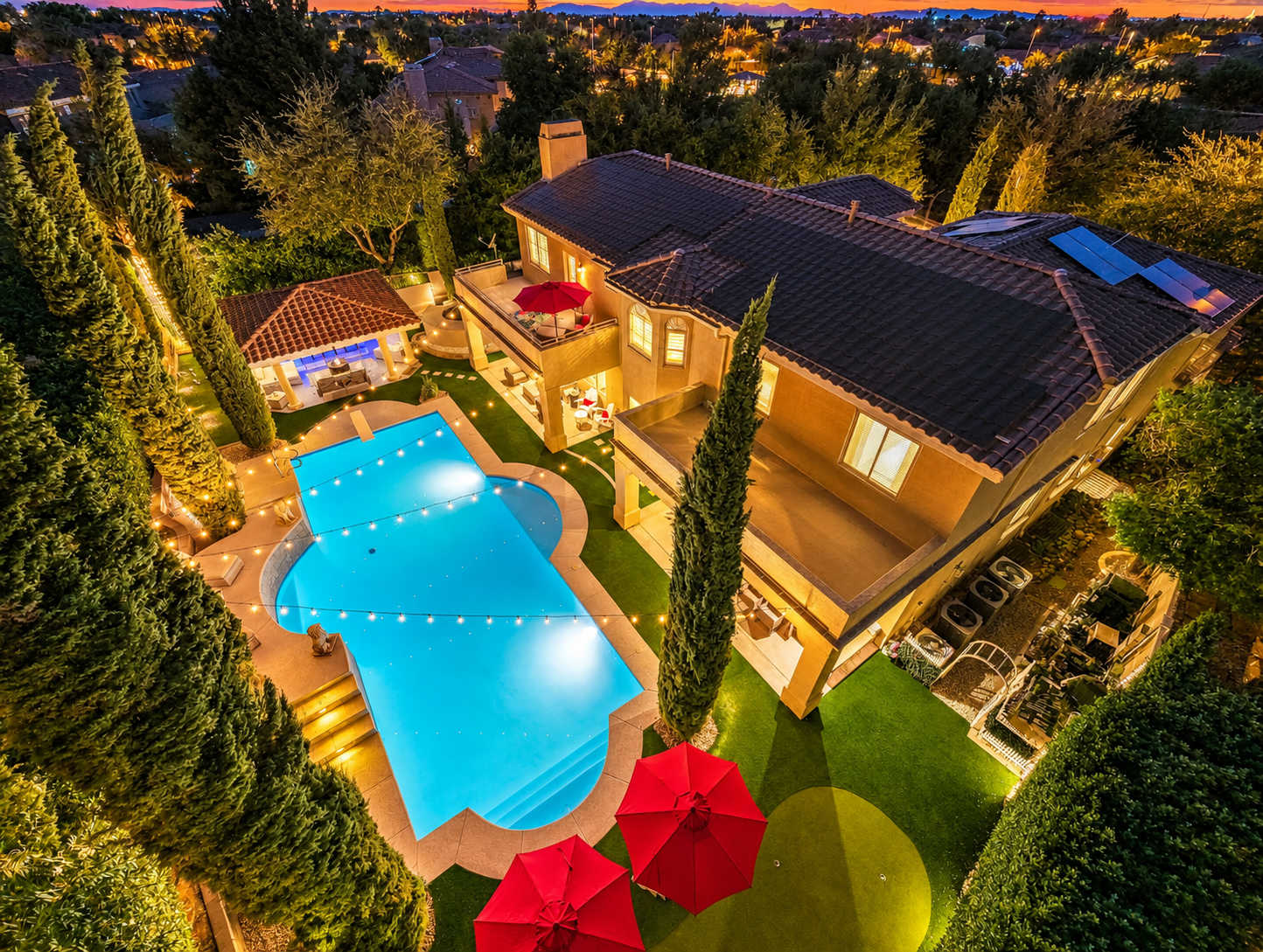 NEW|Lionsgate Luxe Estate | Pool + Spa | Golf Sim — Gilbert, AZ — vacation rental