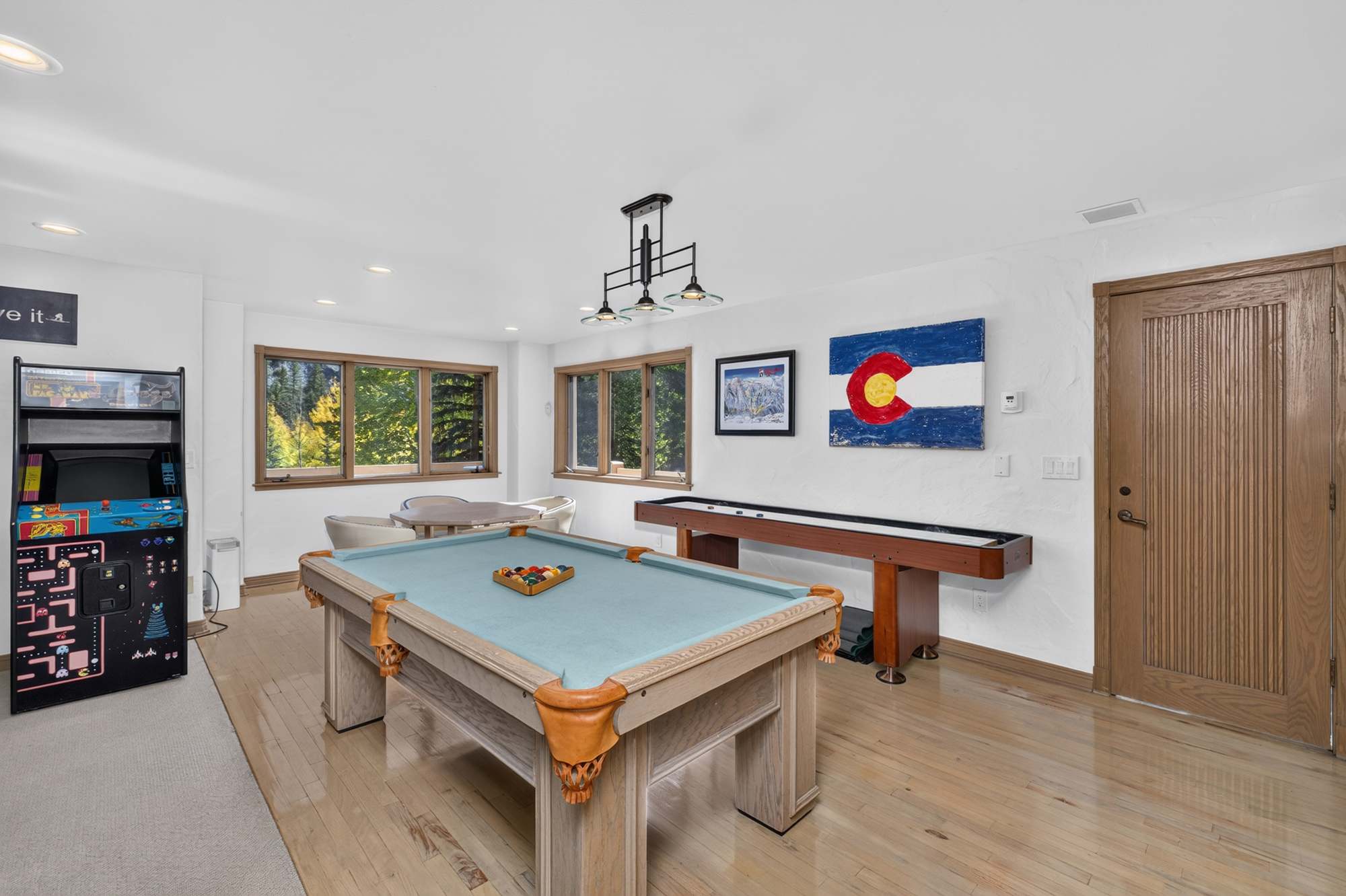 Keep the fun going with pool, shuffleboard, arcade games, and a Smart TV in the basement