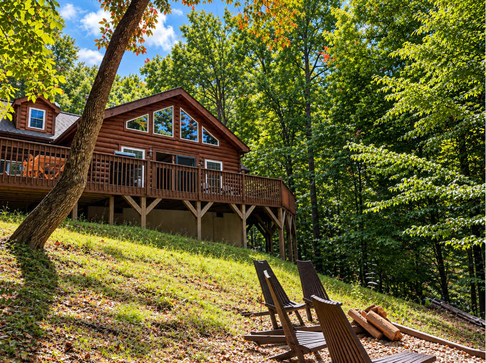 Cozy cabin with fire pit, grill, & beautiful deck views - dog friendly
