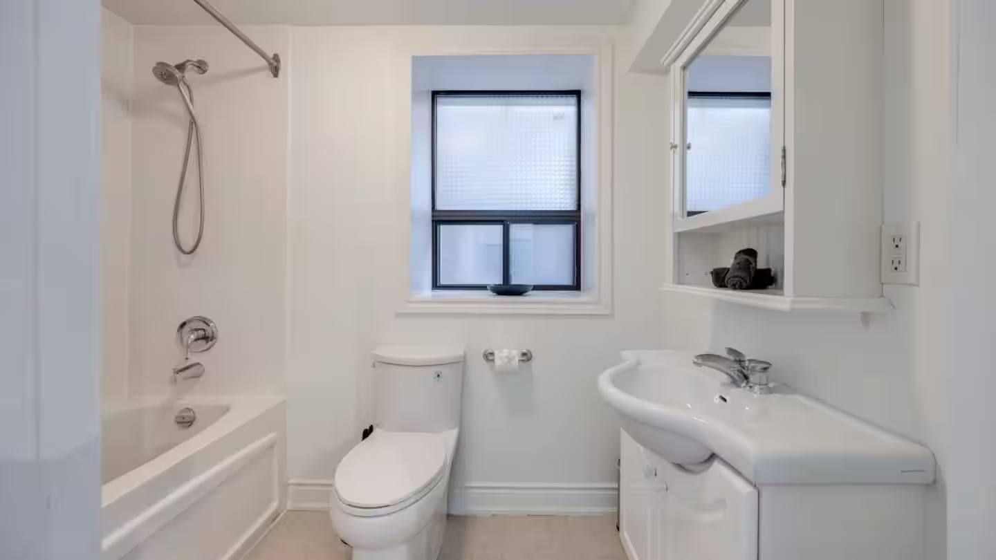 Home with Patio Near Little Italy CN Tower Access | Photo 6