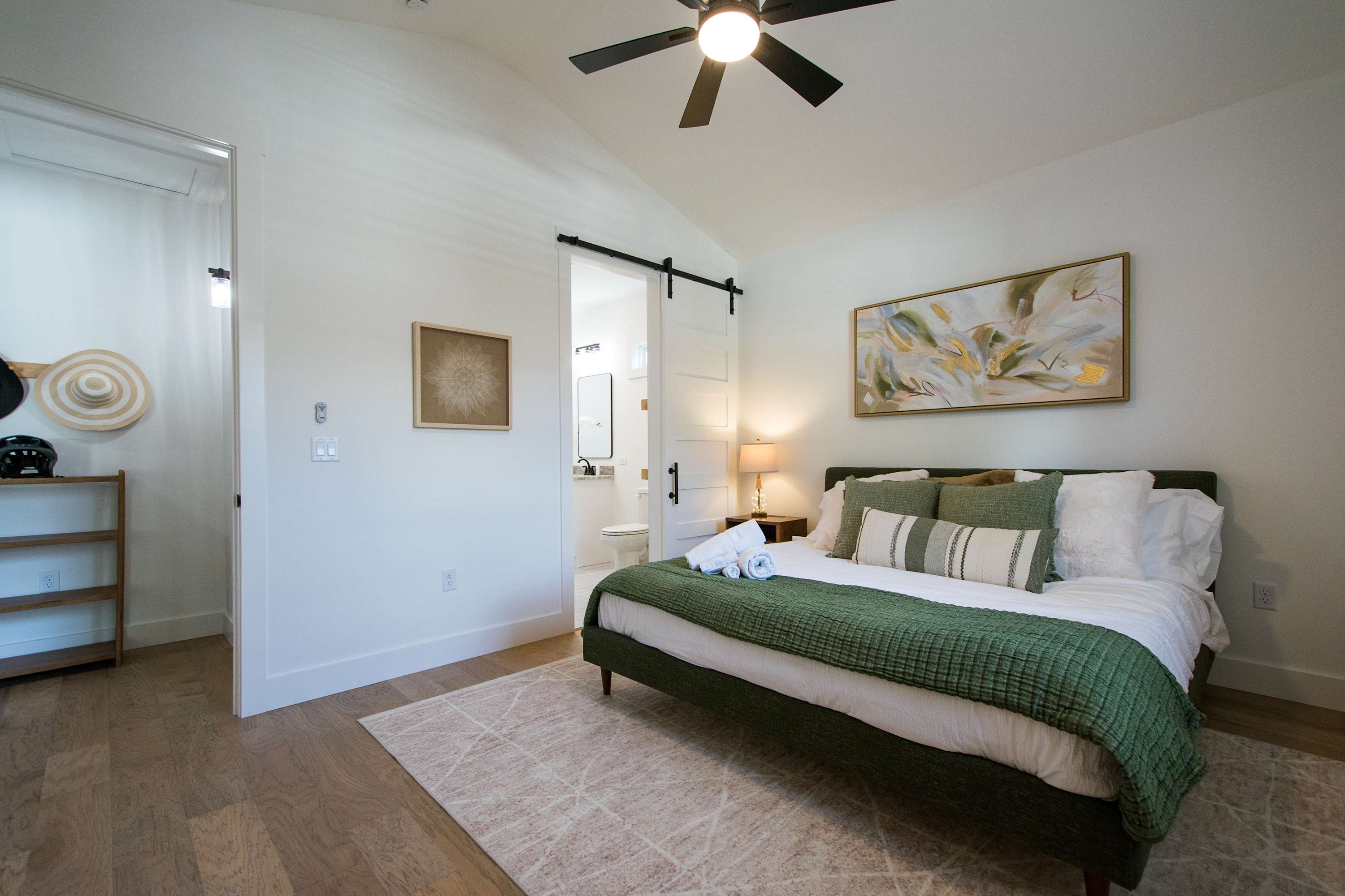 2BR | Hot Tub + Ecusta Trail | Free Tix