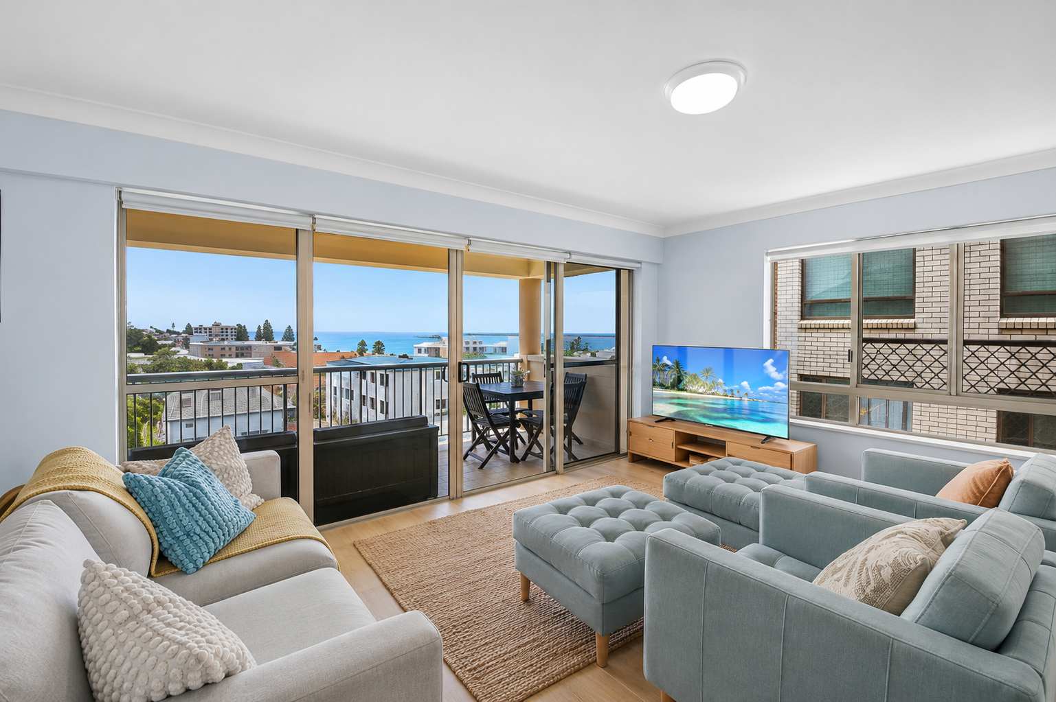 Seabreeze & Ocean views Kings beach