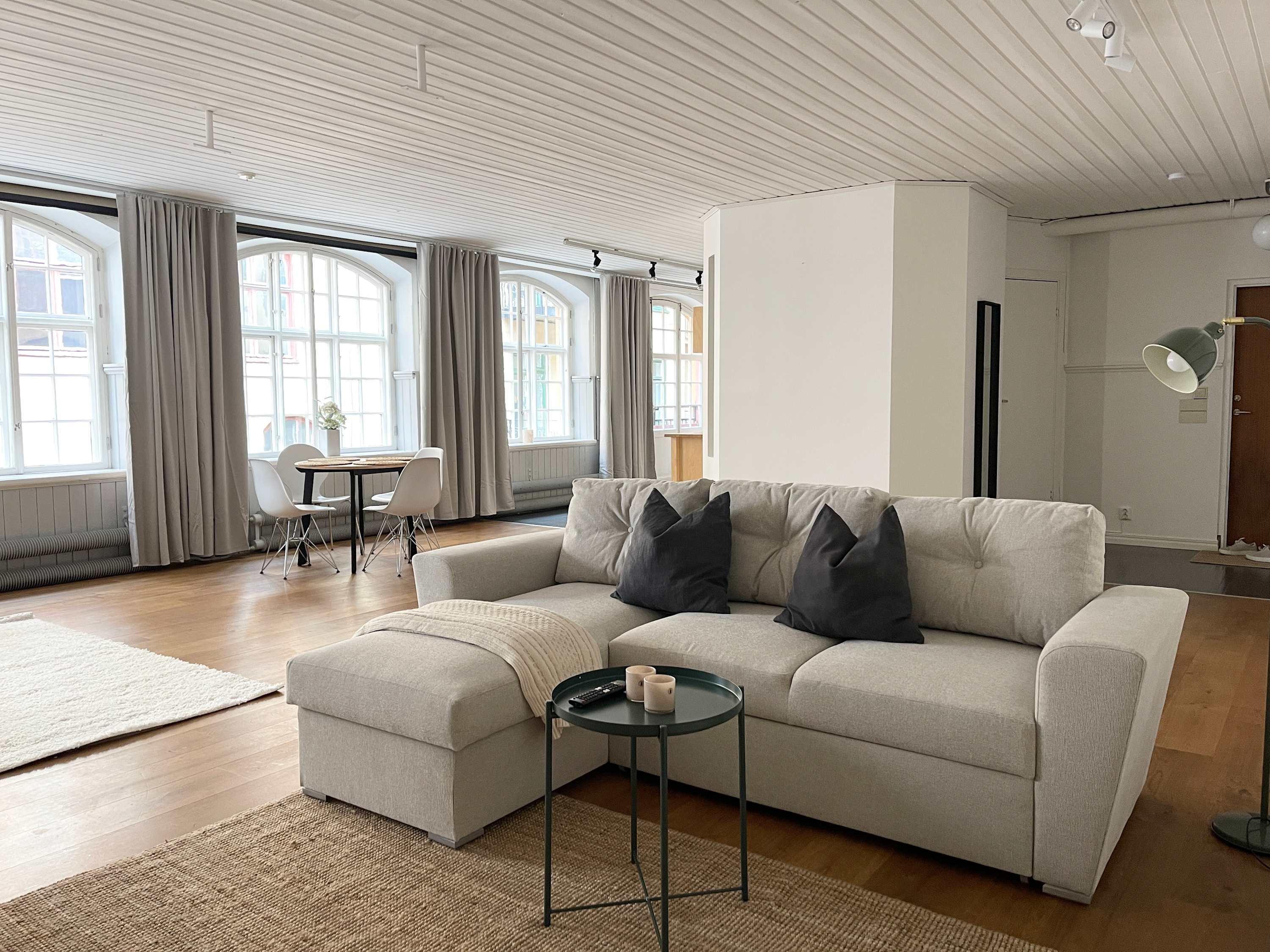Spacious & Bright Studio in the Heart of Östermalm — Stockholm — vacation rental