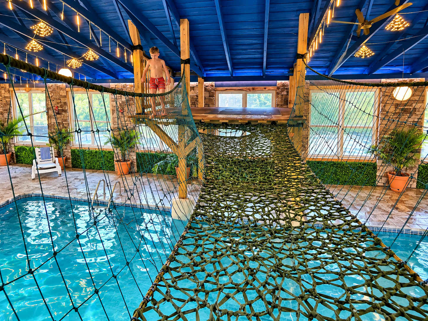 Pool Lodge with amazing views!