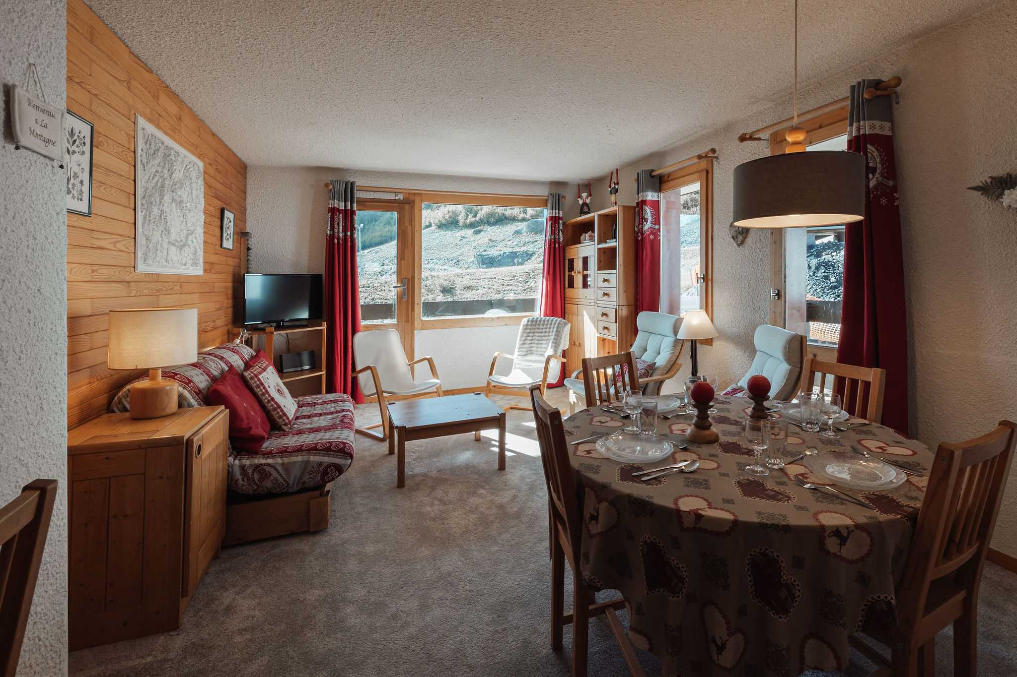Alpine Apartment with Parking - on slopes — Méribel, Auvergne-Rhône-Alpes — vacation rental