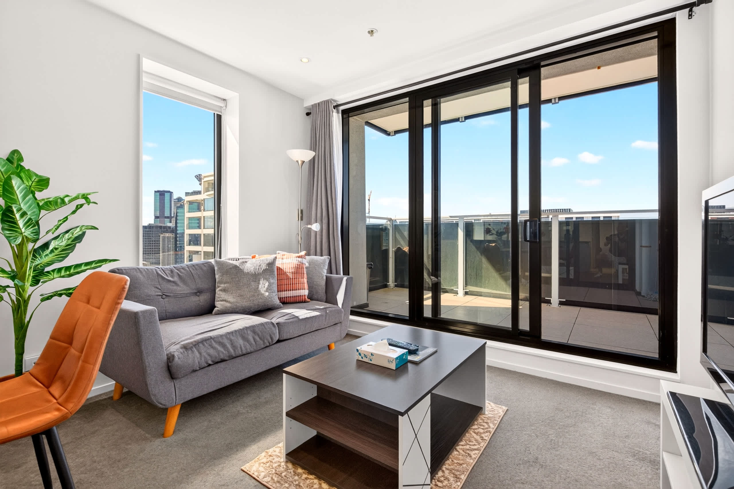 Cosy 2BR in the heart of CBD with Balcony Zodiak Stay