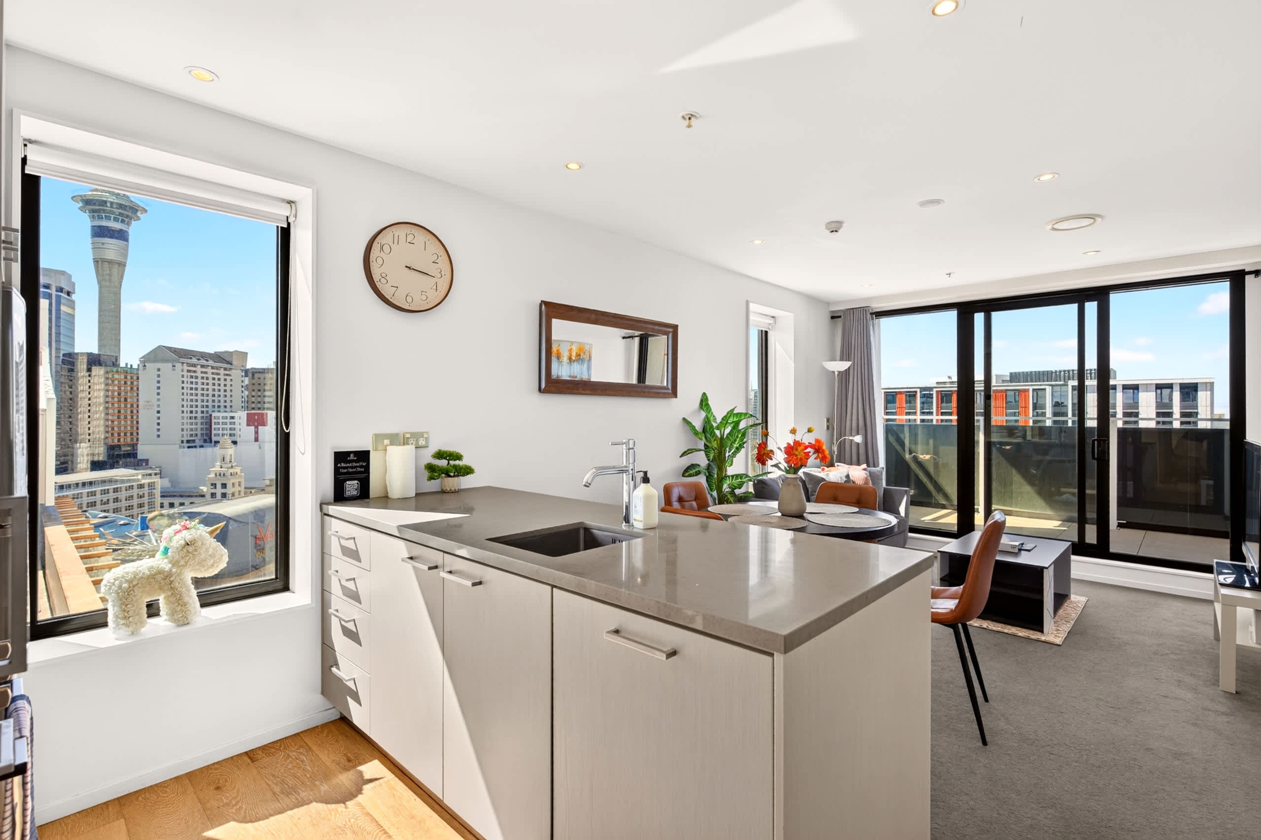 Cosy 2BR in the heart of CBD with Balcony Zodiak Stay | Photo 2