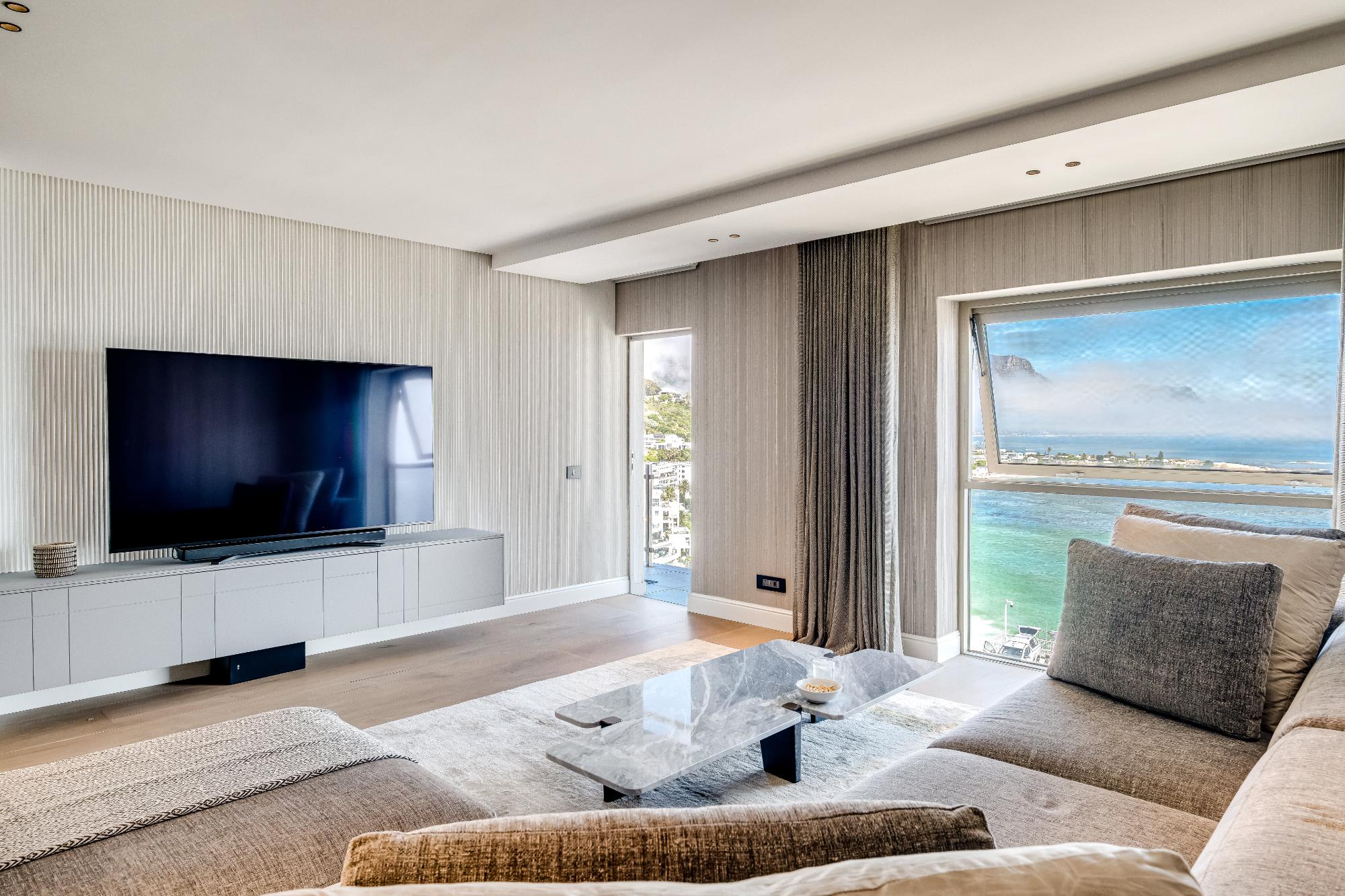 Clifton 2 Bed Apartment Ocean Views Dunmore Noir | Photo 2