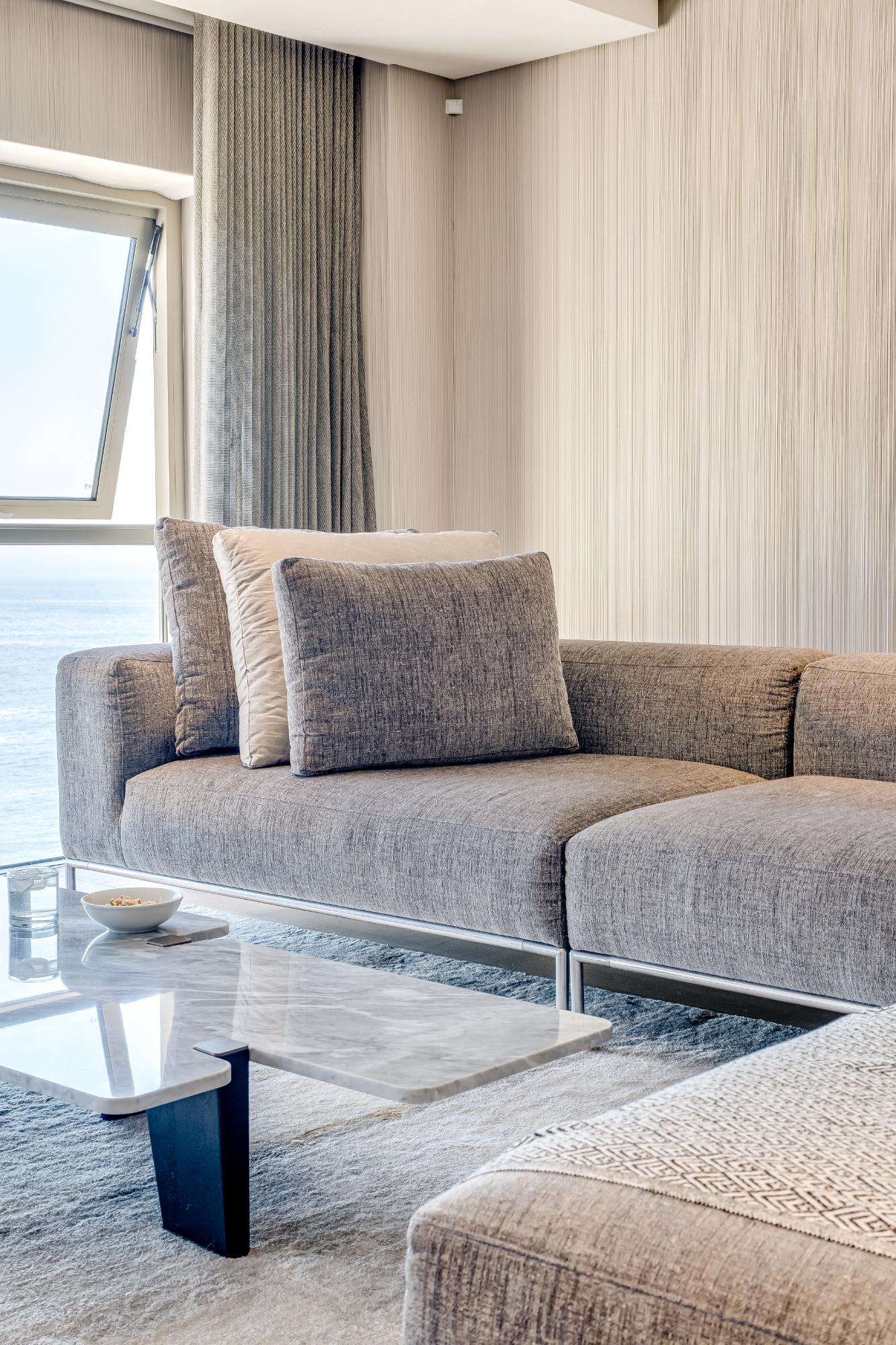 Clifton 2 Bed Apartment Ocean Views Dunmore Noir 8