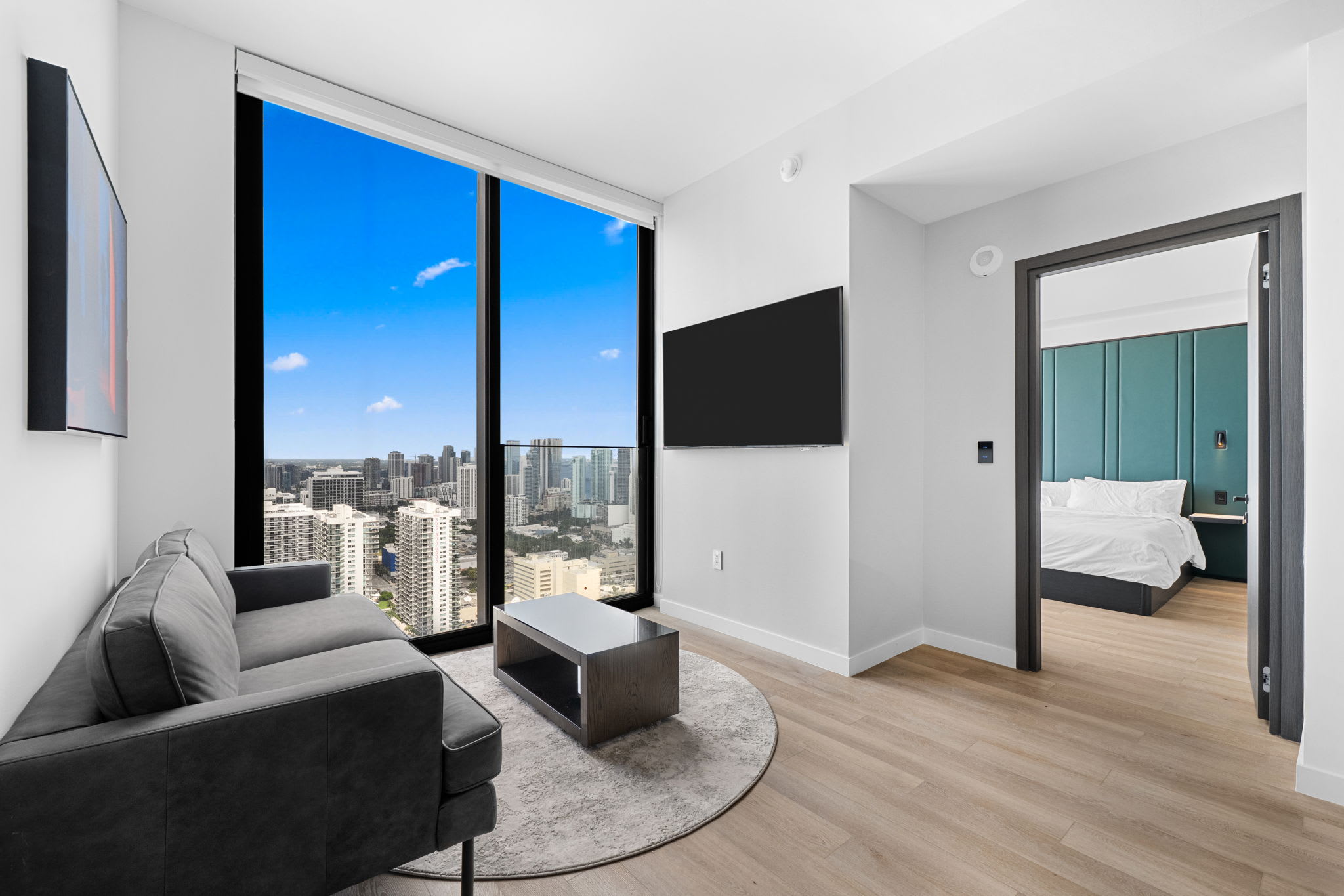 45th Floor E11EVEN | Skyline & Rooftop Pool